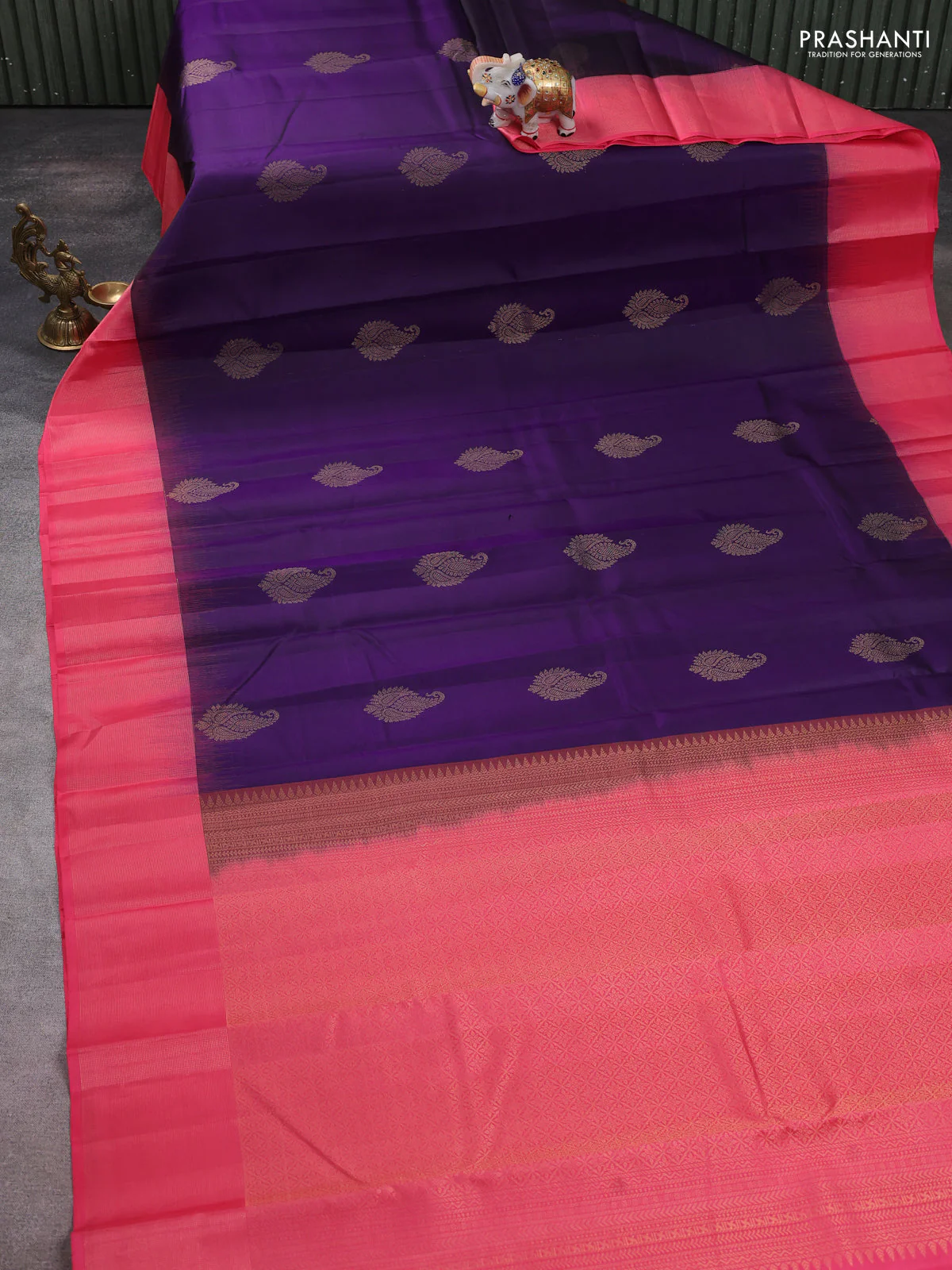Pure kanchipuram silk saree violet and peach pink with zari woven paisley buttas and zari woven border - Image 2