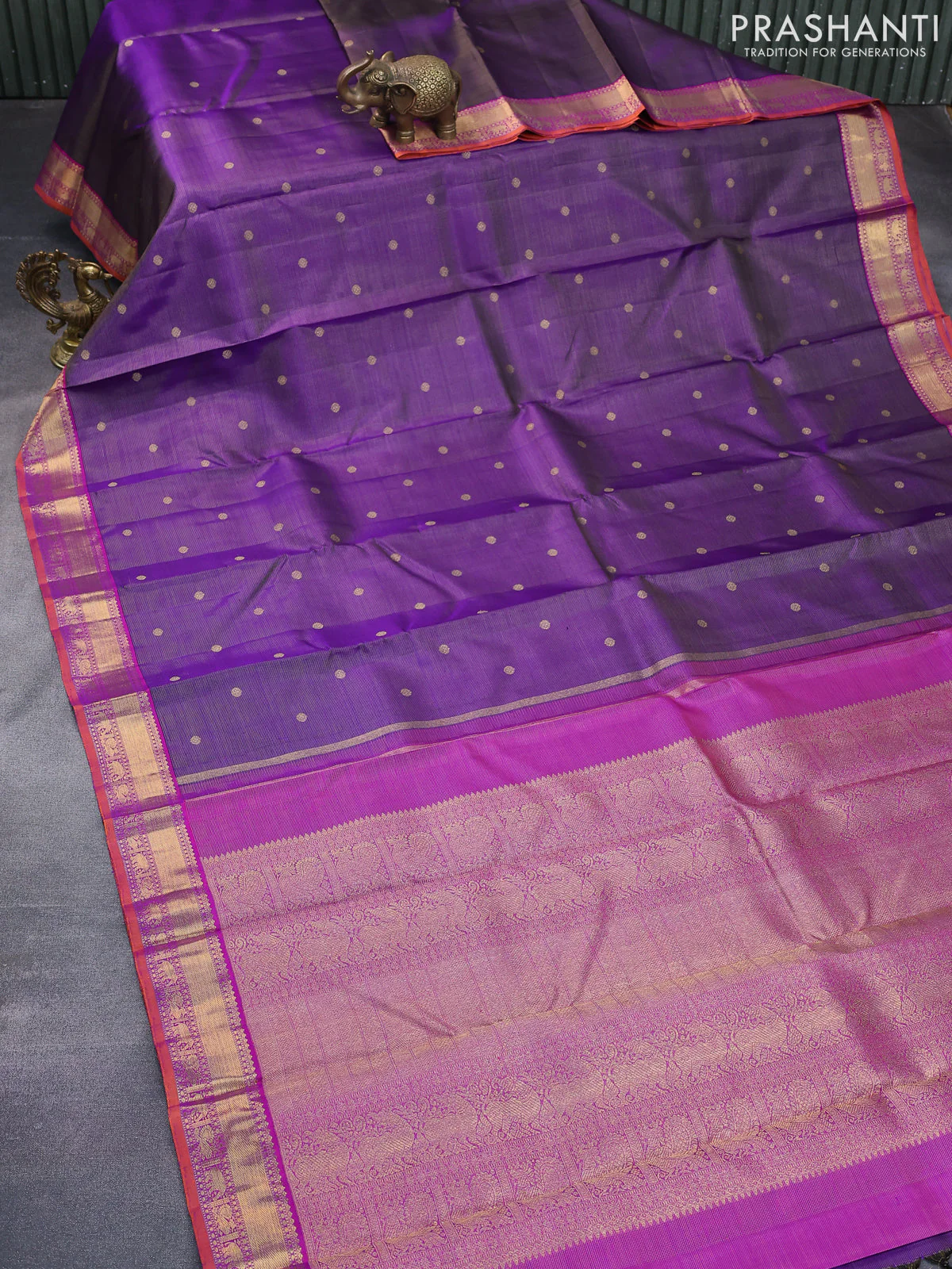 Pure kanchipuram silk saree violet and purple with allover zari weaves & buttas and zari woven border - Image 3