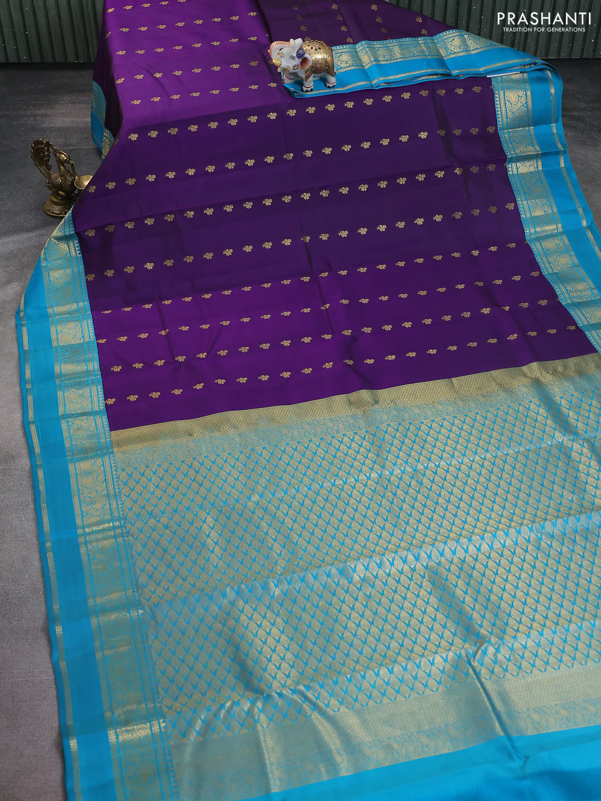 Pure kanchipuram silk saree violet and teal blue with allover zari woven buttas and rettapet zari woven korvai border - Image 2
