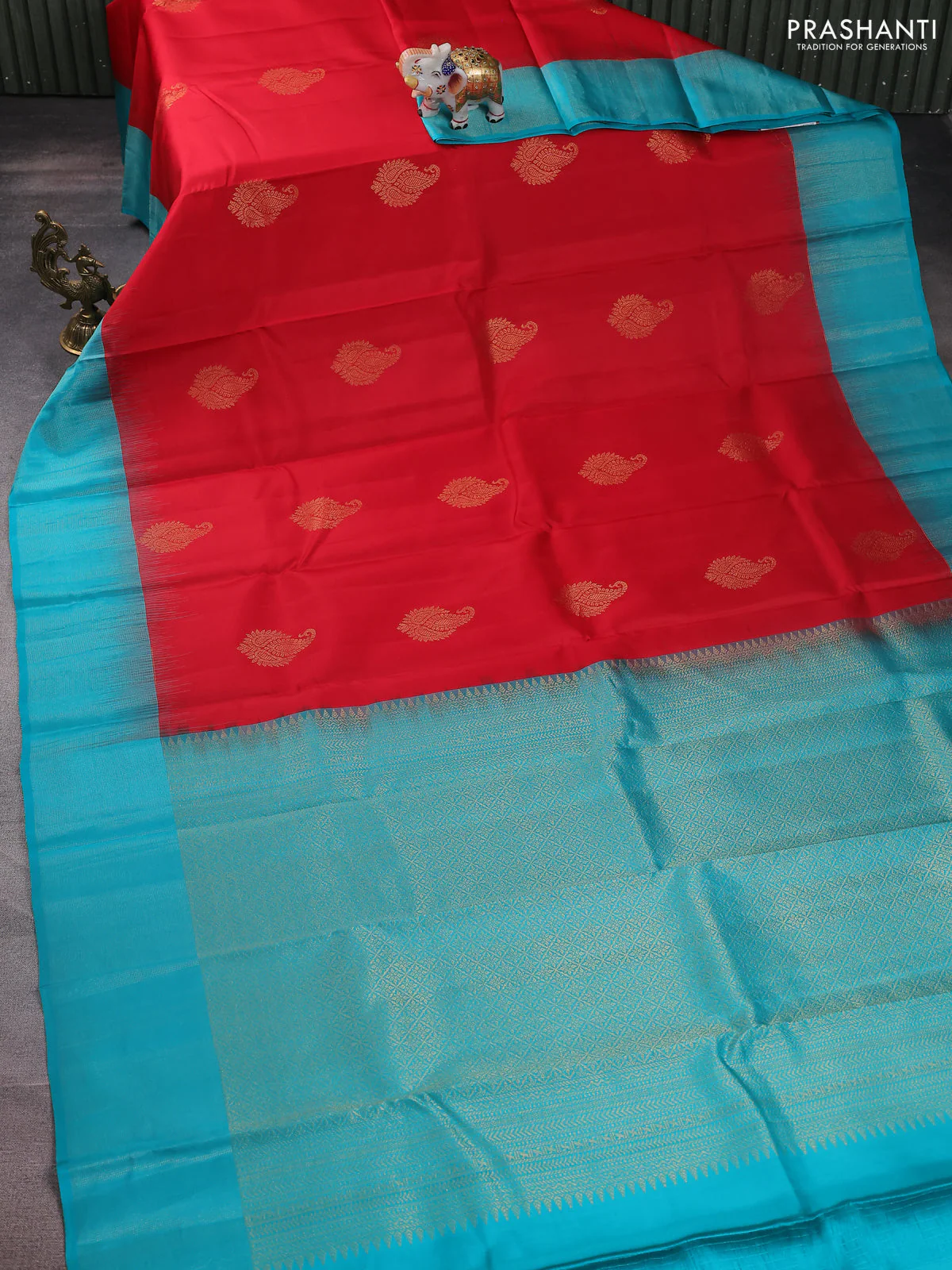Pure kanchipuram silk saree violet and teal blue with zari woven buttas and simple zari border - Image 2