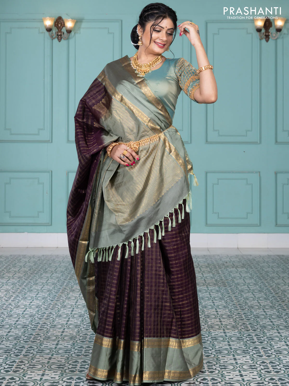 Pure kanchipuram silk saree wine shade and greyish green with allover zari checked pattern and rettapet zari woven border - Image 5