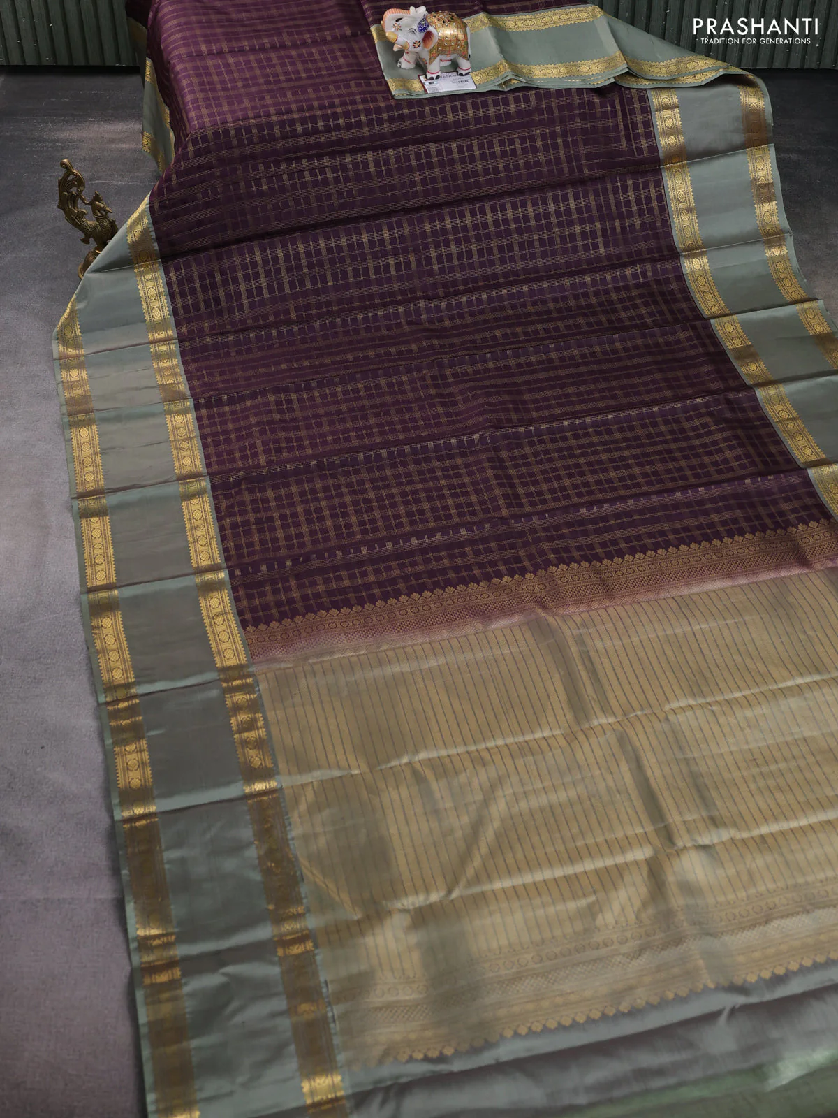 Pure kanchipuram silk saree wine shade and greyish green with allover zari checked pattern and rettapet zari woven border - Image 7