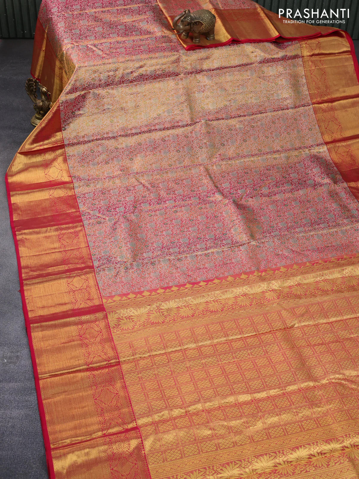 Pure kanchipuram tissue silk saree dual shade of gold and pink with allover silver zari woven brocade weaves and long zari woven border - Image 2