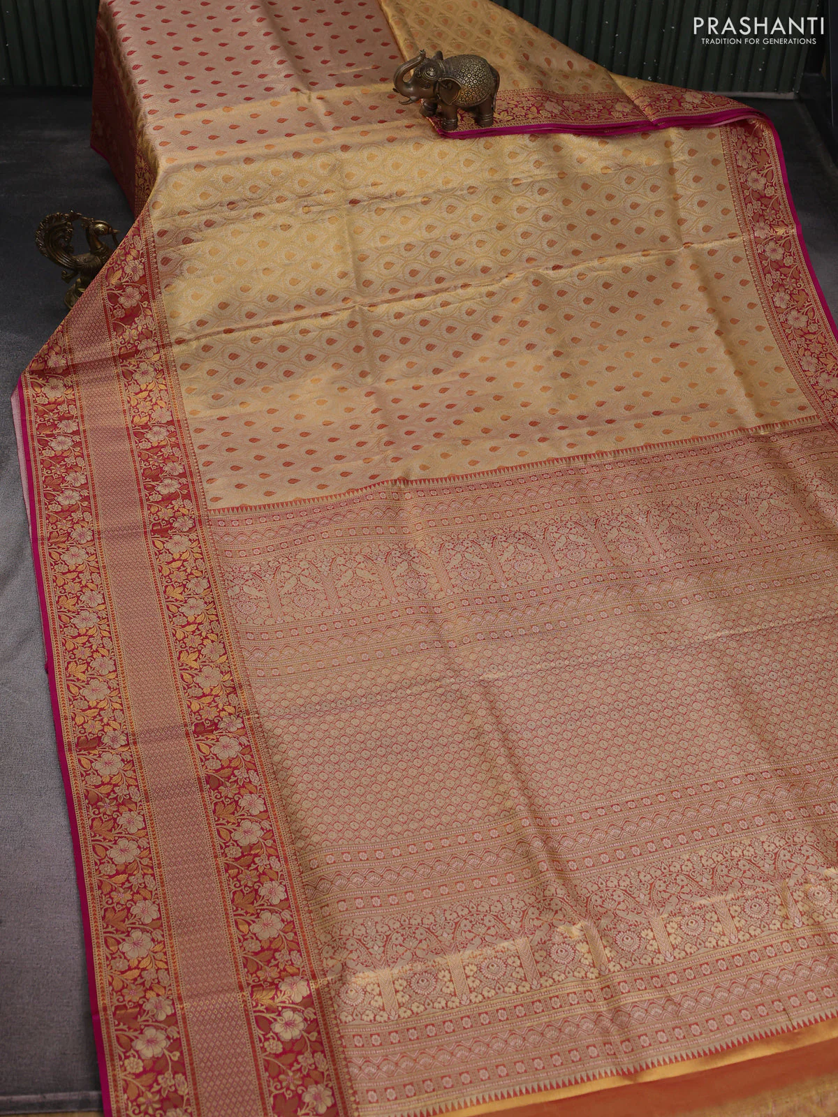 Pure Kanchipuram tissue silk saree dual shade of gold and pink with allover zari woven brocade weaves and long zari woven mina border - Image 2