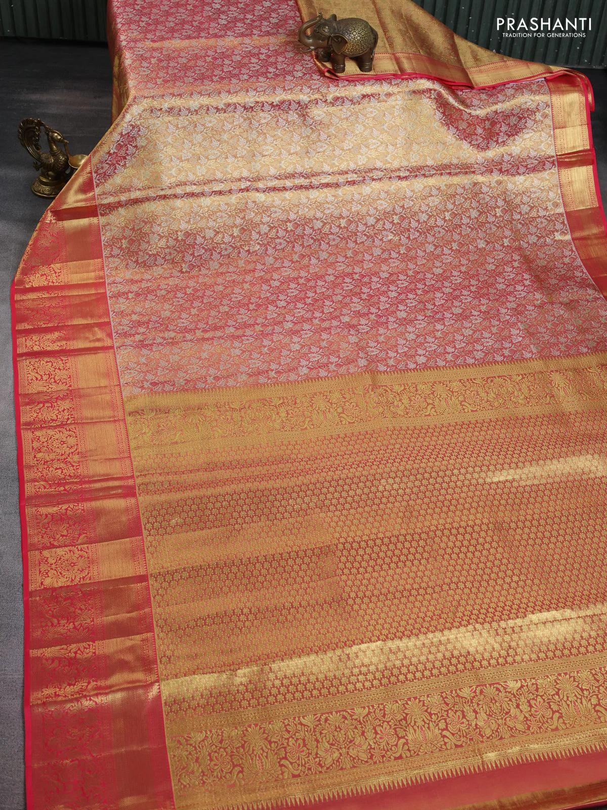 Pure kanchipuram tissue silk saree dual shade of gold and pink with allover zari woven brocade weaves and zari woven border - Image 2