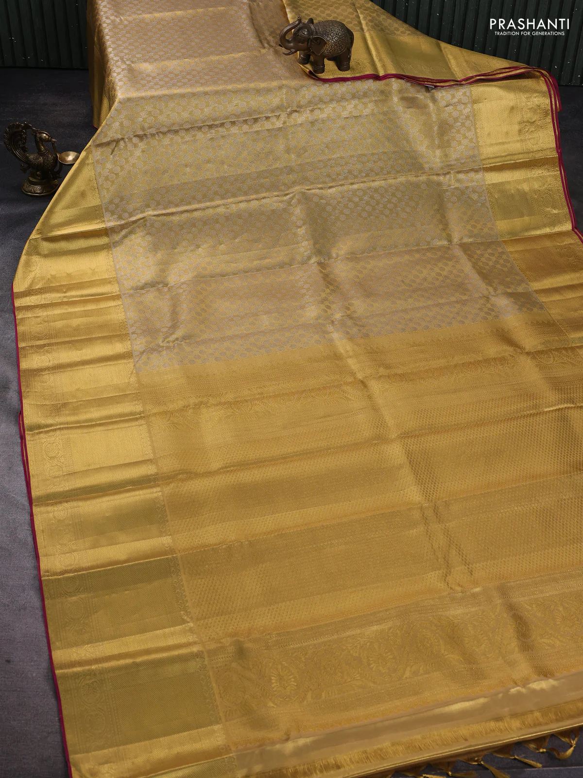Pure kanchipuram tissue silk saree gold and dark pink with allover zari woven brocade weaves and long zari woven border - Image 2