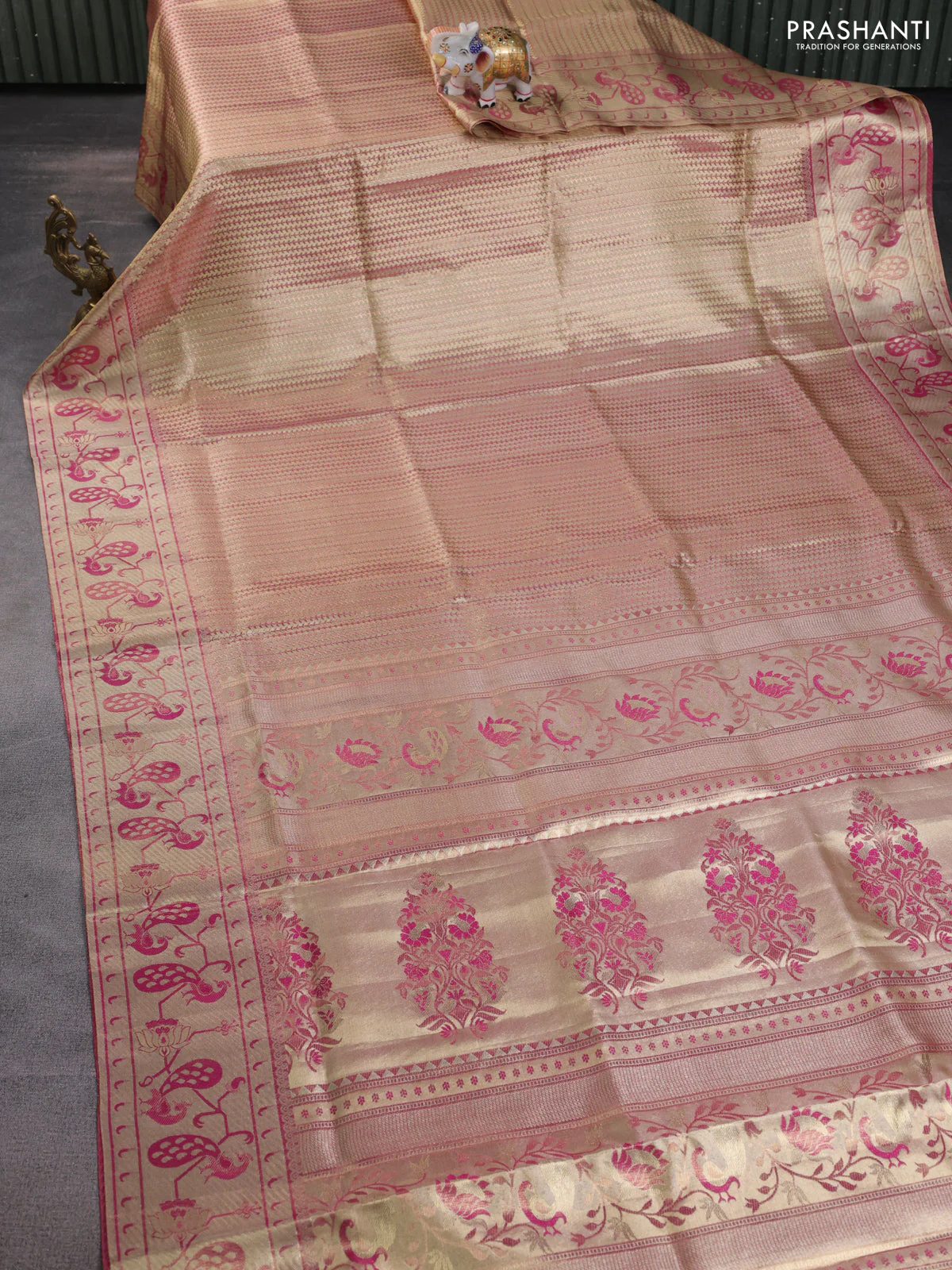 Pure kanchipuram tissue silk saree gold and pink with allover zari woven brocade weaves and zari woven paithani style border - Image 6