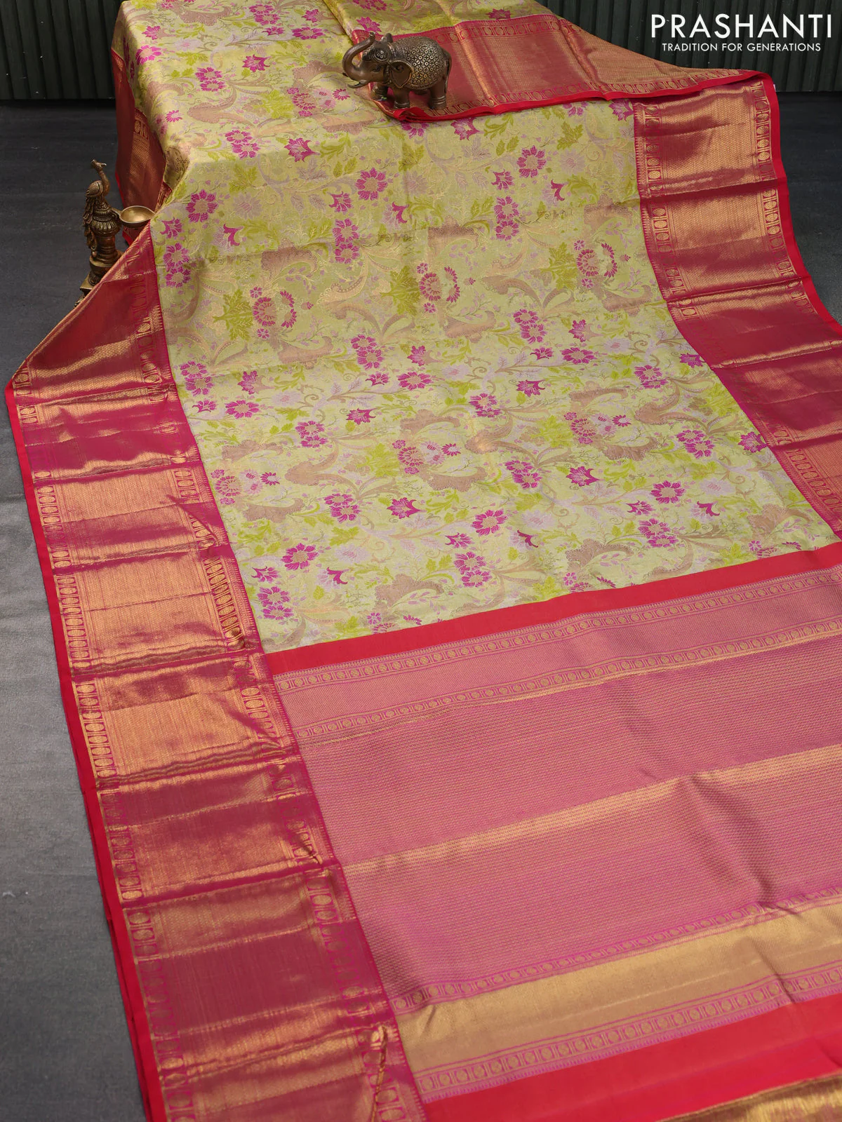 Pure kanchipuram tissue silk saree pista green and dual shade of pinkish red with allover thread & zari woven brocade weaves and long zari woven korvai border - Image 2