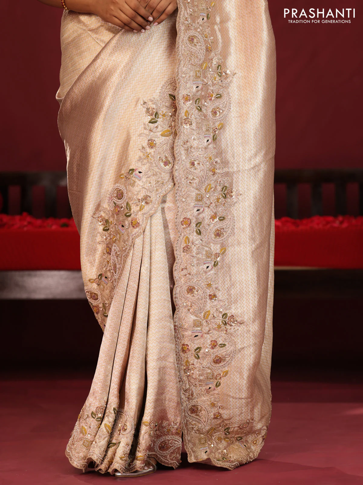Pure kanchipuram tissue silk saree with border embroidery & velvet blouse - Image 5