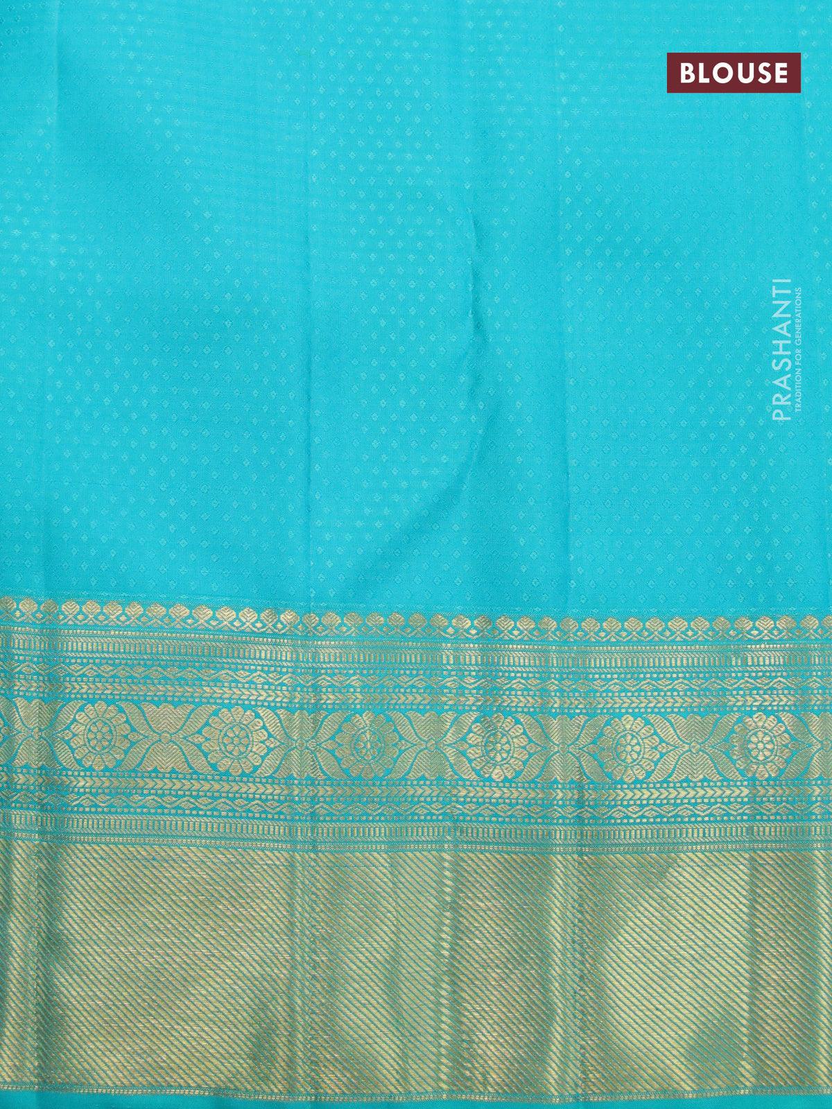 Pure kanjivaram silk saree peach pink and teal green with allover zari woven brocade weaves and rich zari woven border - Image 4