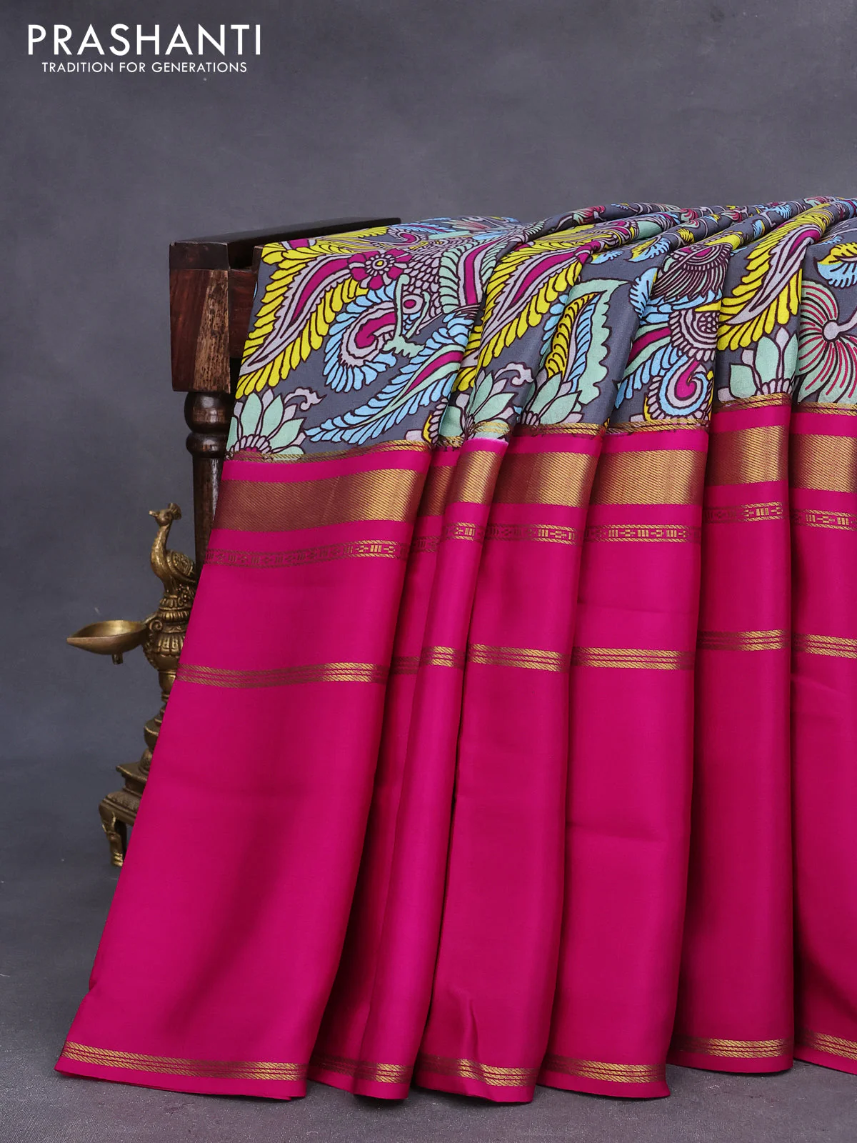 Pure mysore crepe silk saree grey and magenta pink with kalamkari prints and long zari woven border - Image 3