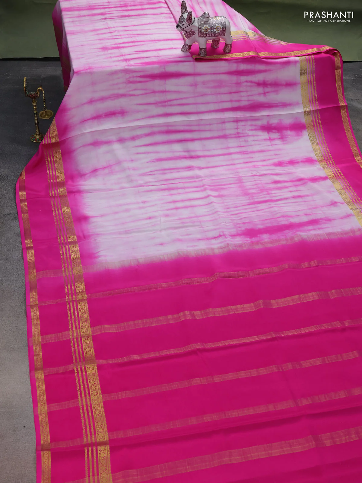 Pure mysore silk saree baby pink and pink with allover shibori prints and rettapet zari woven border - Image 2