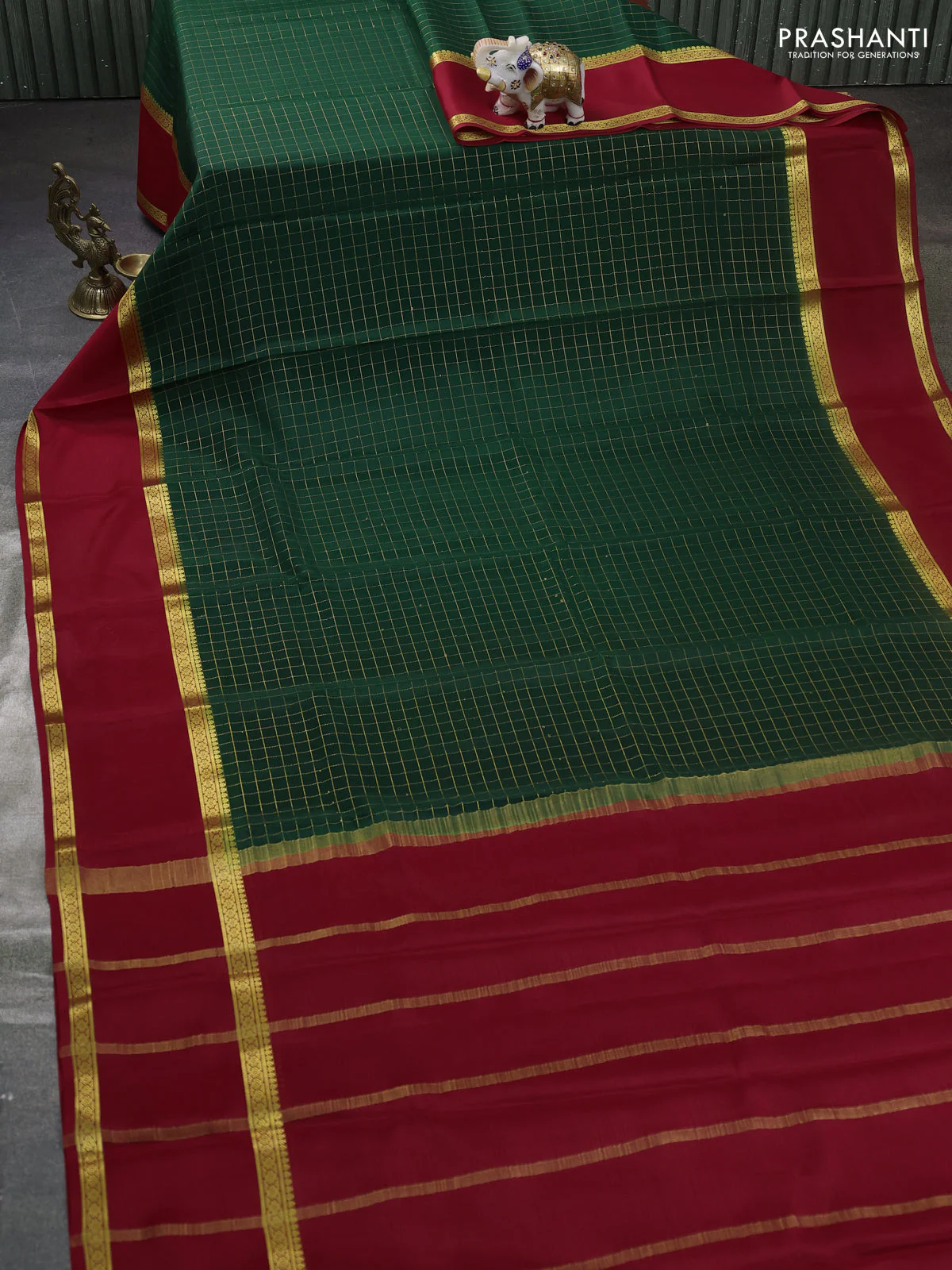 Pure mysore silk saree bottle green and red with allover zari woven checked pattern and rettapet zari woven border - Image 2