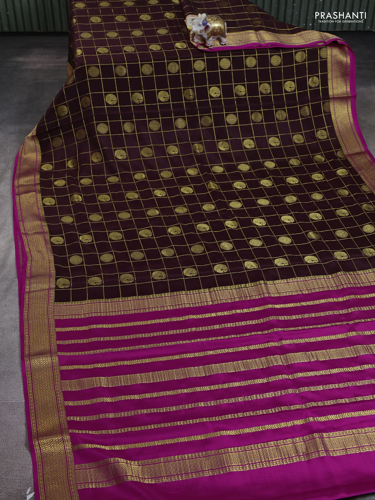 Pure mysore silk saree coffee brown and pink with allover zari checks & buttas and zari woven border - Image 2