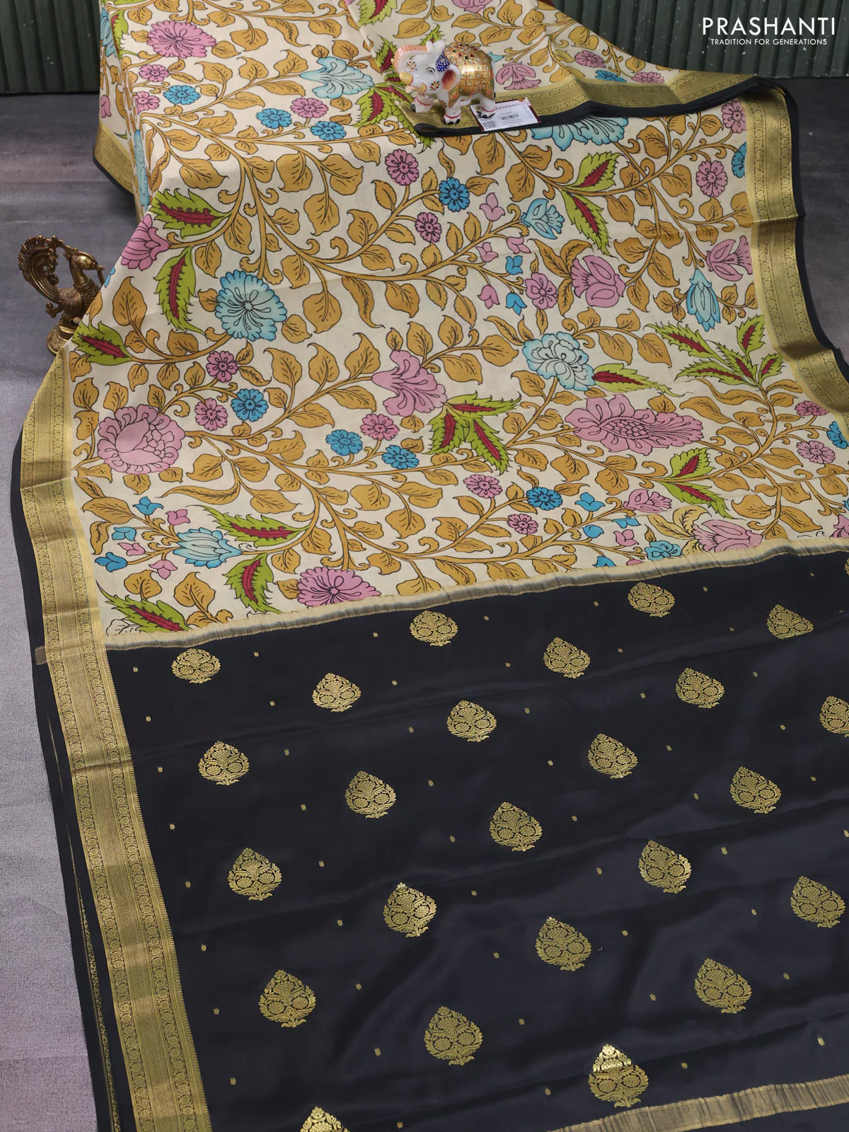 Pure mysore silk saree cream and black with allover pen kalamkari prints and zari woven border - Image 2