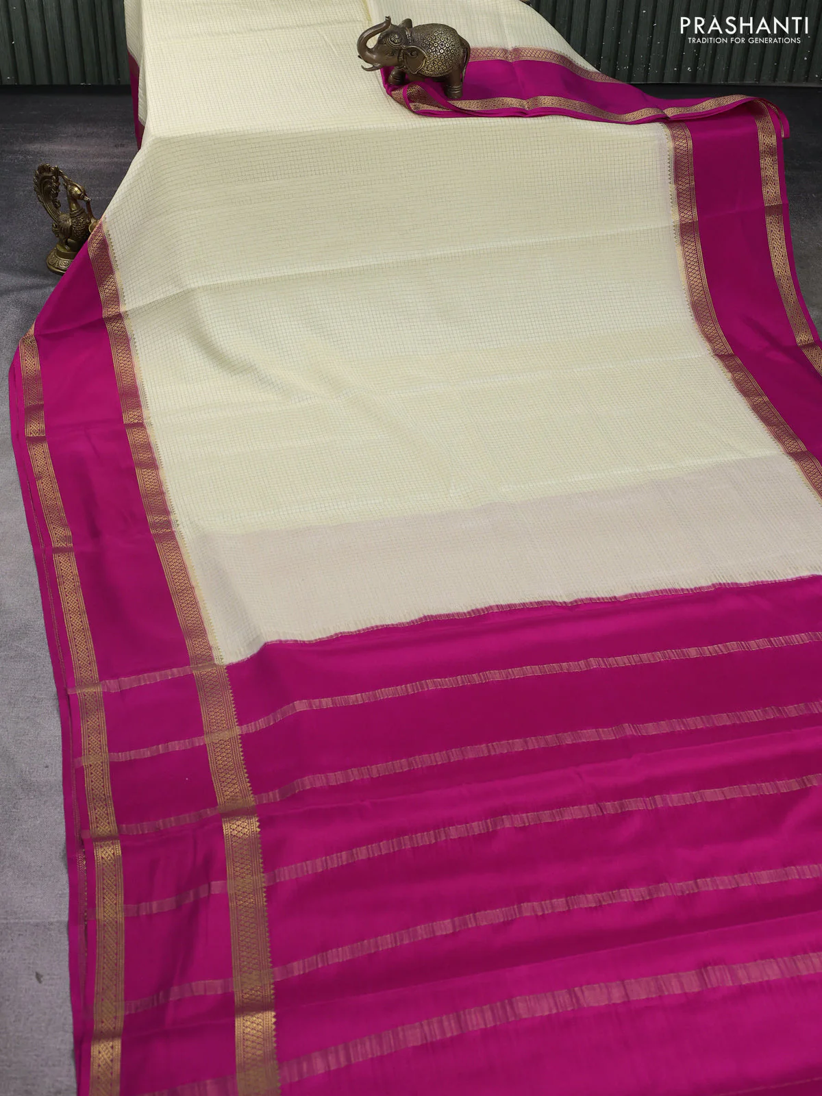 Pure mysore silk saree cream and pink with allover zari woven checked pattern and rettapet zari woven border - Image 2