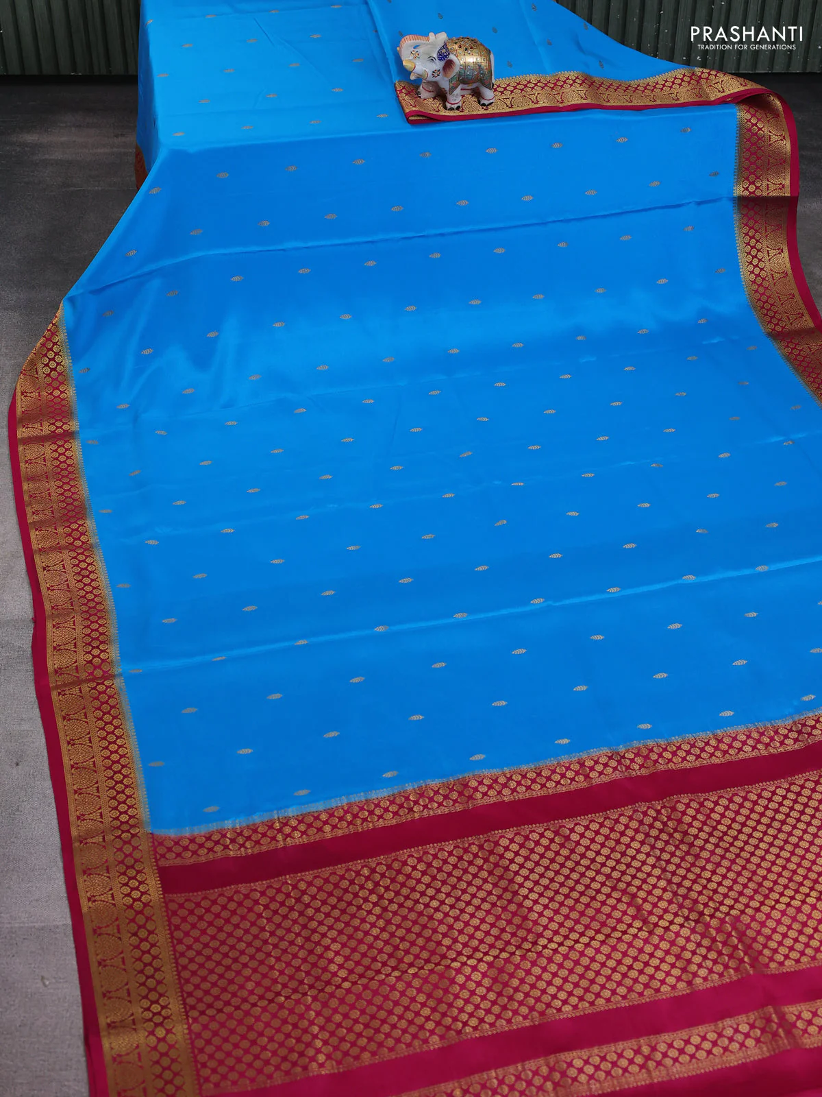 Pure mysore silk saree cs blue and magenta pink with allover zari woven buttas and zari woven border - Image 2