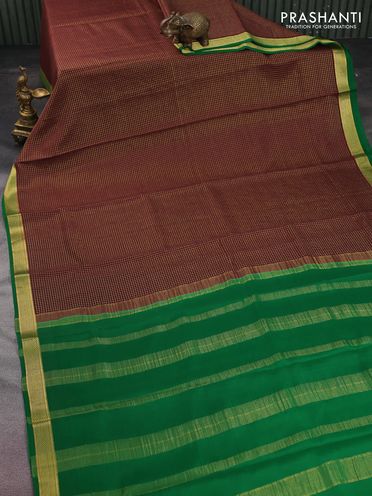 Pure mysore silk saree deep maroon and green with allover small zari checked pattern and zari woven border - Image 2