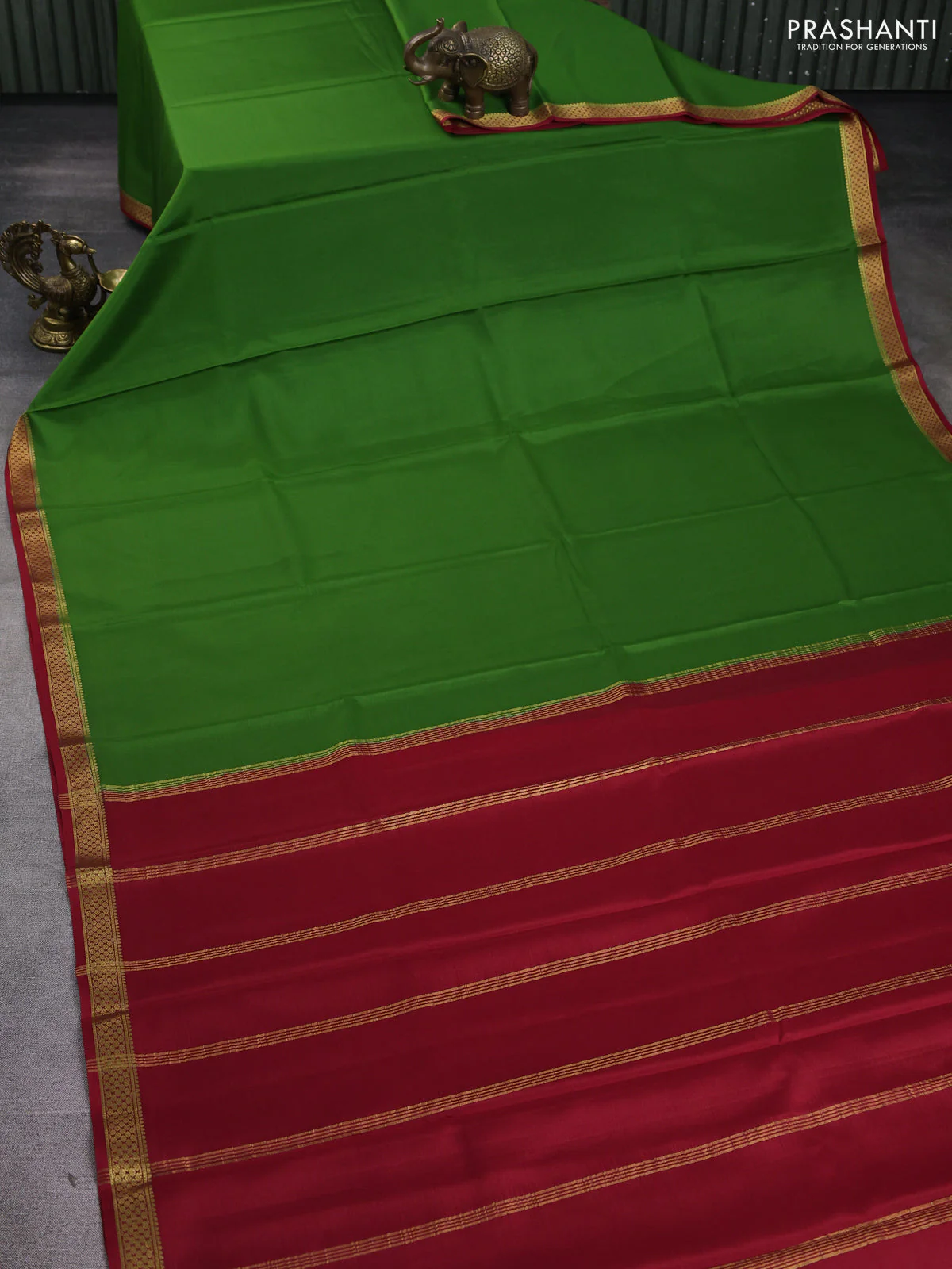 Pure mysore silk saree green and maroon with plain body and zari woven border - Image 2
