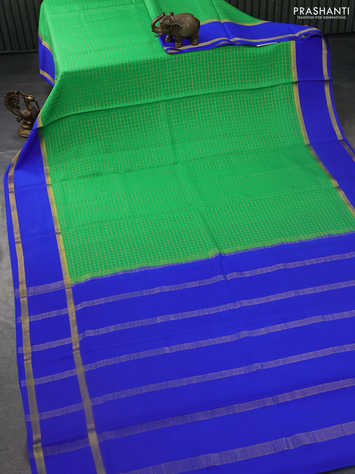 Pure mysore silk saree green and royal blue with allover zari checked pattern and long rettapet zari woven border - Image 2
