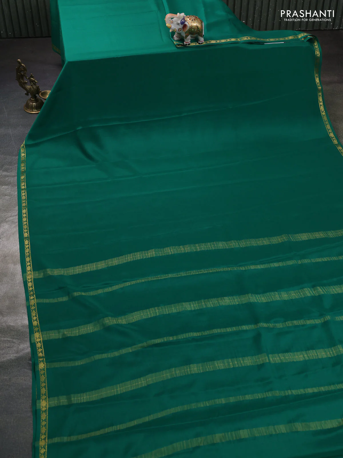 Pure mysore silk saree green with plain body and small zari woven border - Image 2