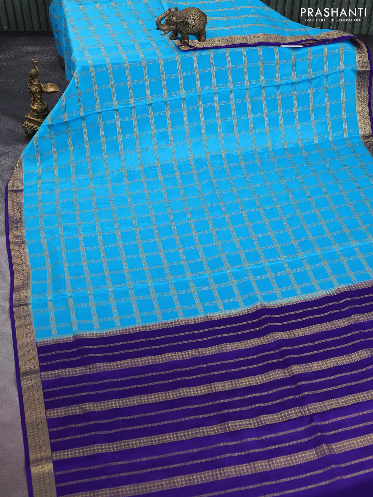 Pure mysore silk saree light blue and blue with allover zari checked pattern and zari woven border - Image 2