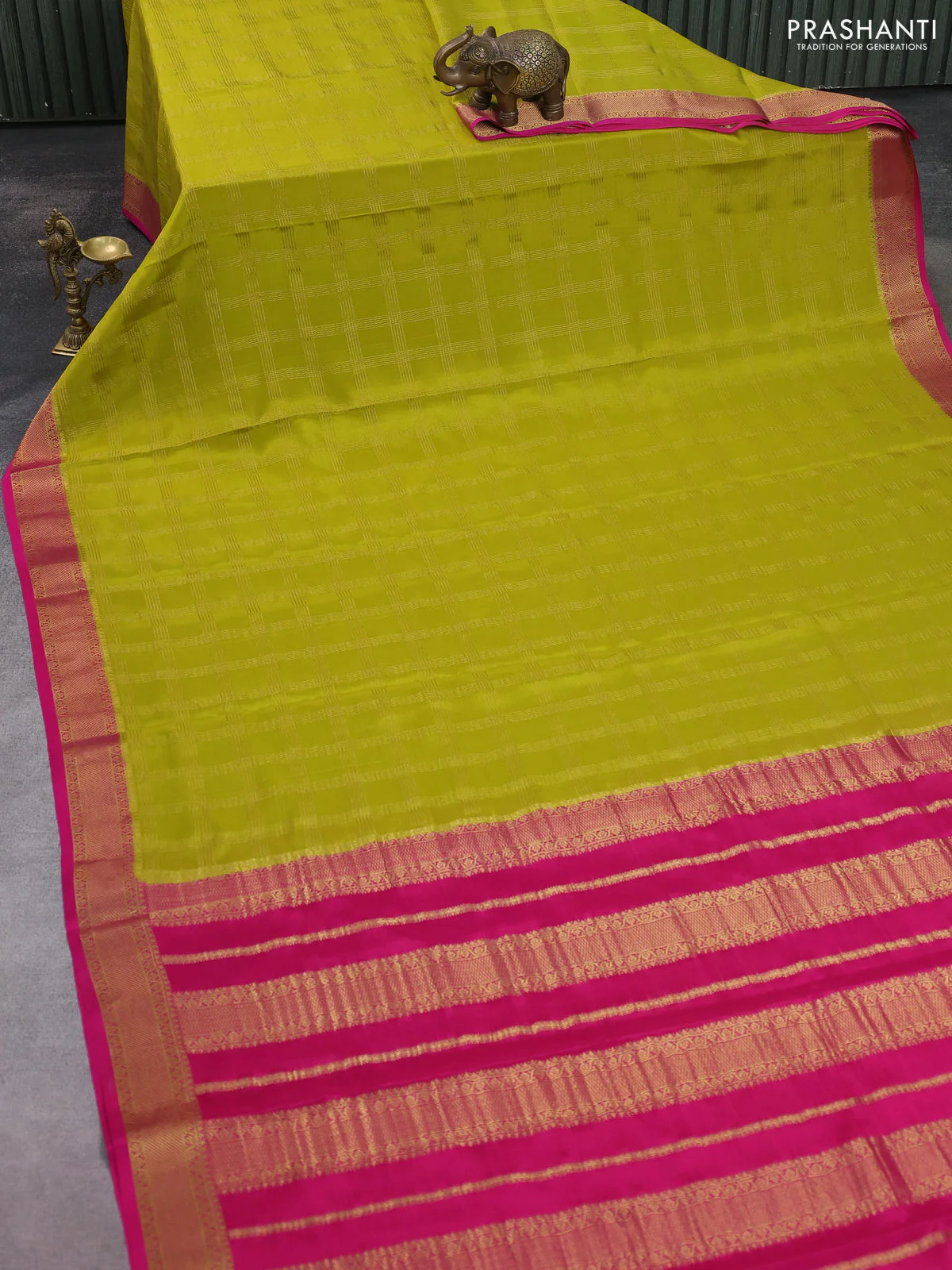 Pure mysore silk saree lime green and pink with allover zari checked pattern and zari woven border - Image 2