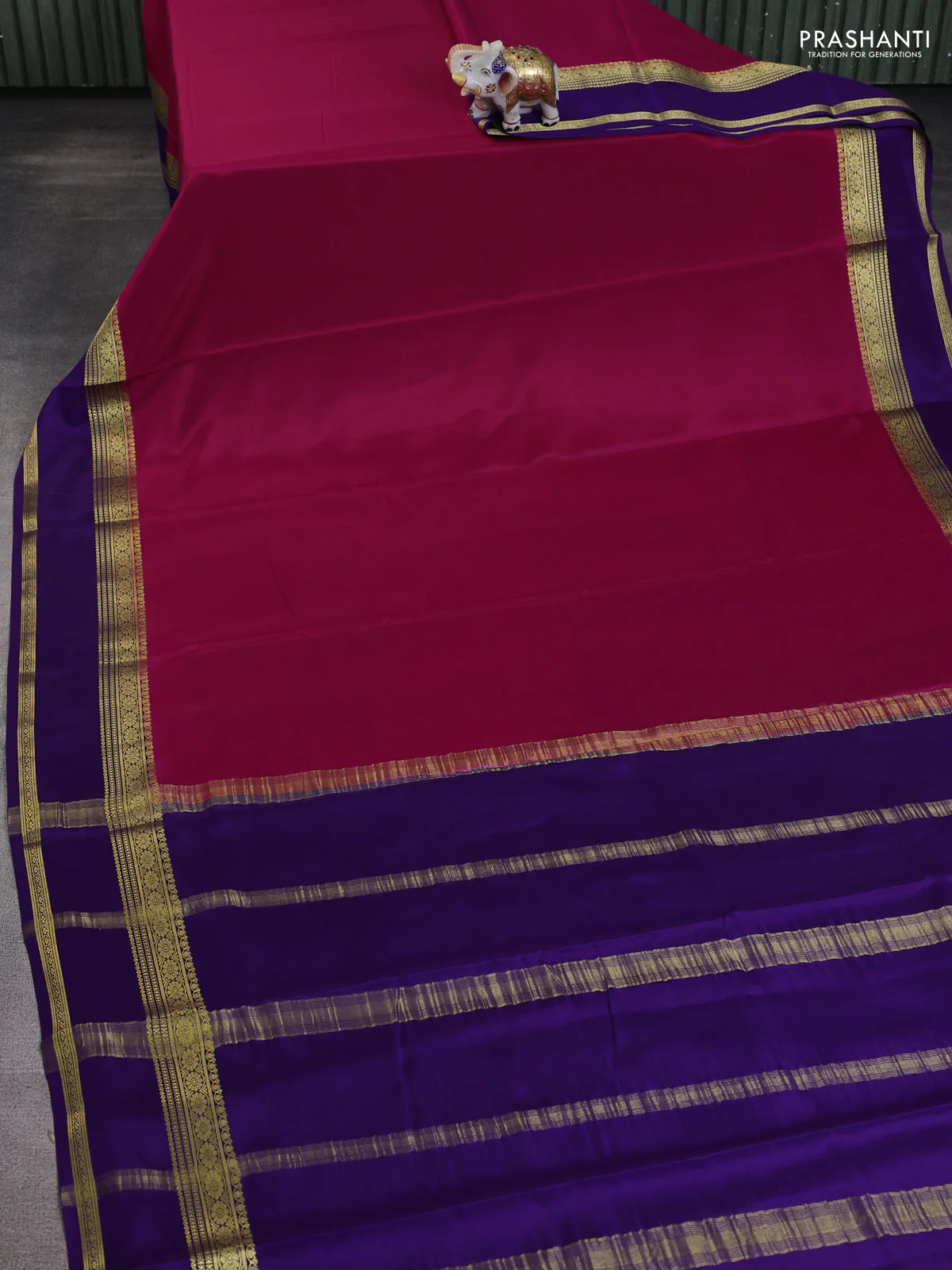 Pure mysore silk saree magenta pink and violet with plain body and rettapet zari woven border - Image 2