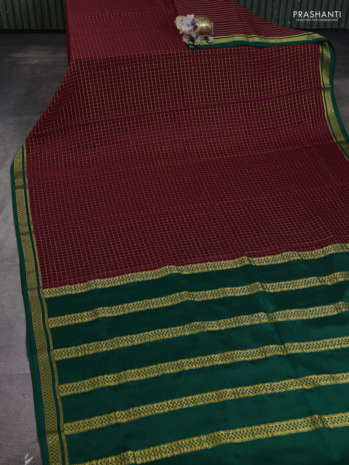 Pure mysore silk saree maroon and green with allover zari woven checked pattern and zari woven borbder - Image 2