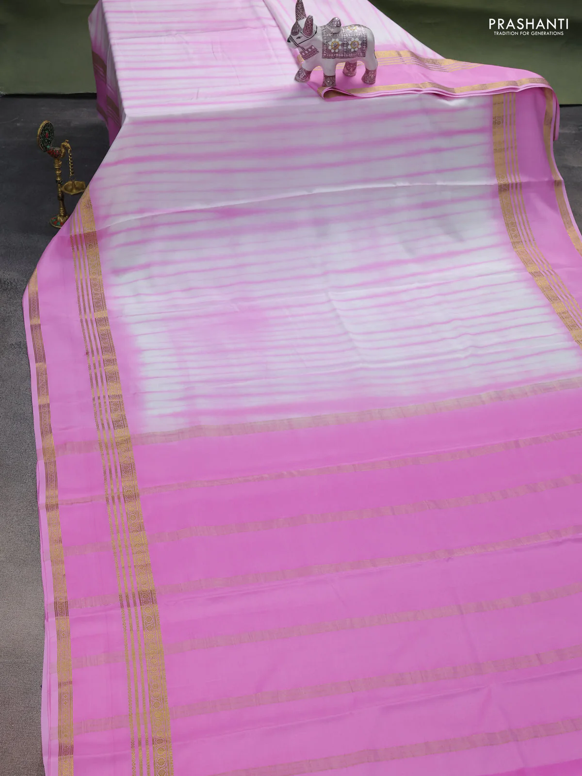 Pure mysore silk saree off white and baby pink with allover shibori prints and rettapet zari woven border - Image 2