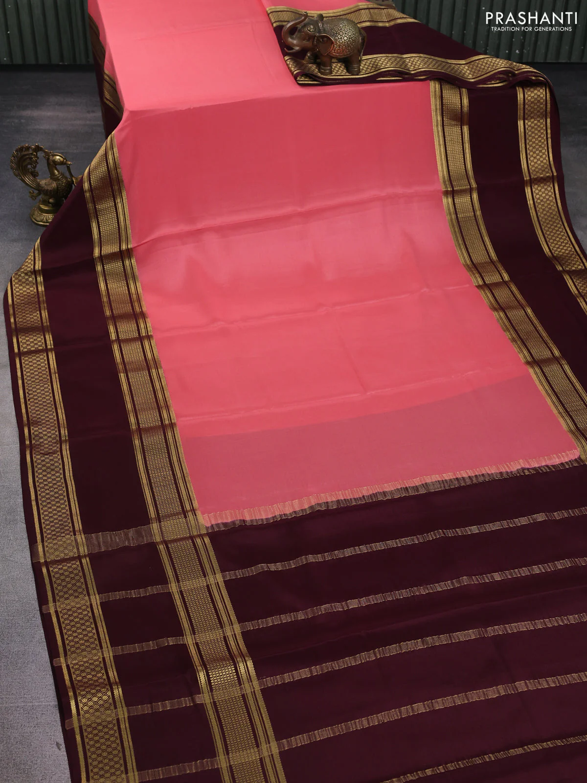 Pure mysore silk saree peach pink and deep maroon with plain body and rettapet zari woven border - Image 2