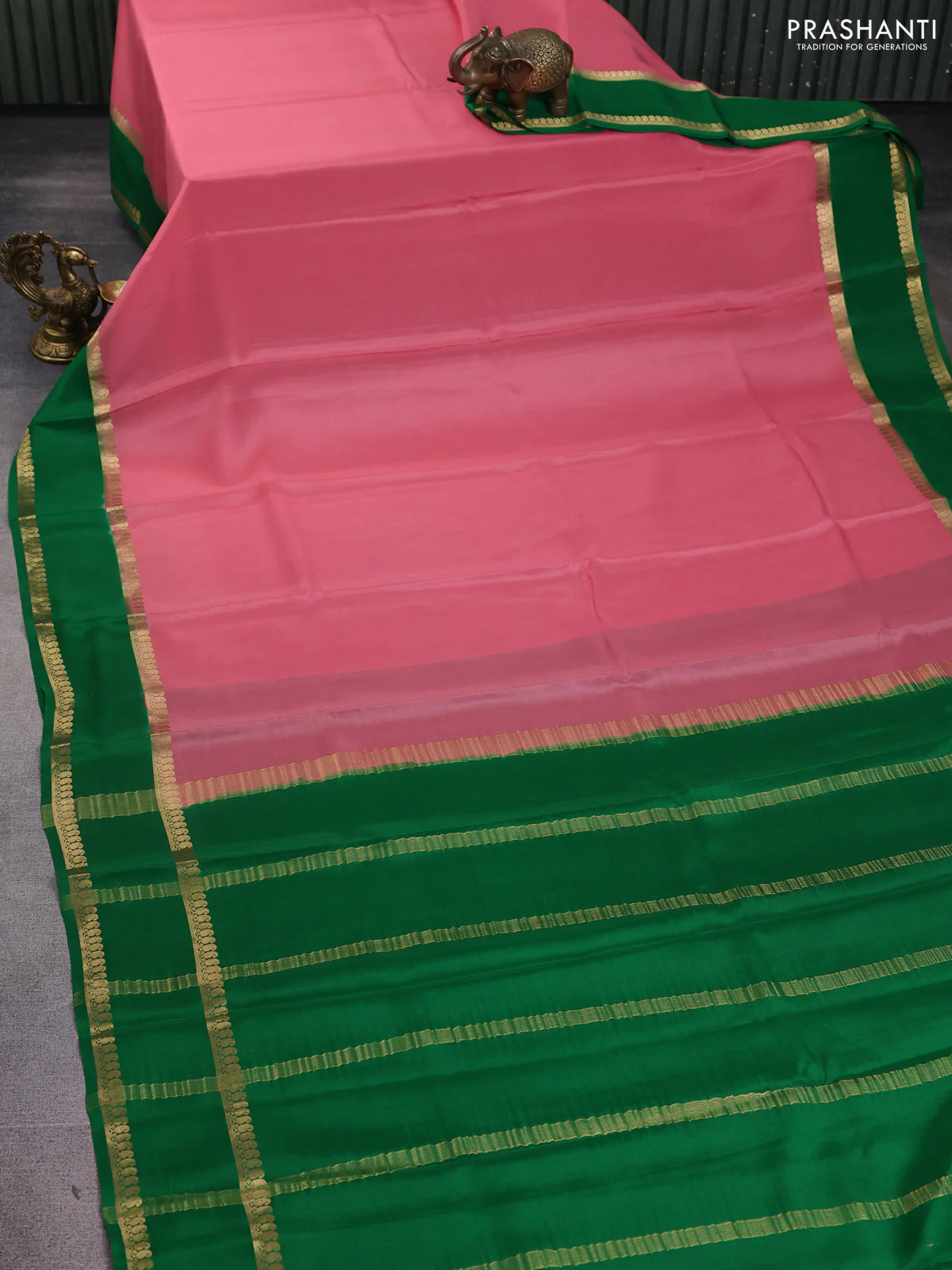 Pure mysore silk saree peach pink and green with plain body and rettapet zari woven border - Image 2