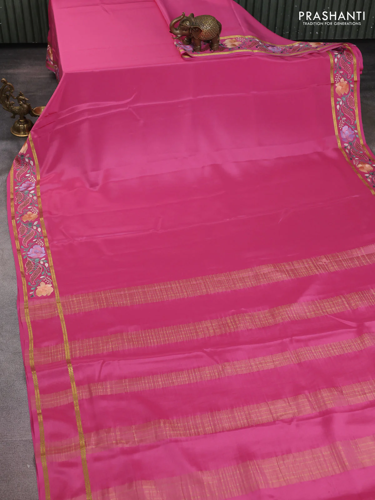 Pure mysore silk saree peach pink with plain body and floral embroidery cut work border - Image 2