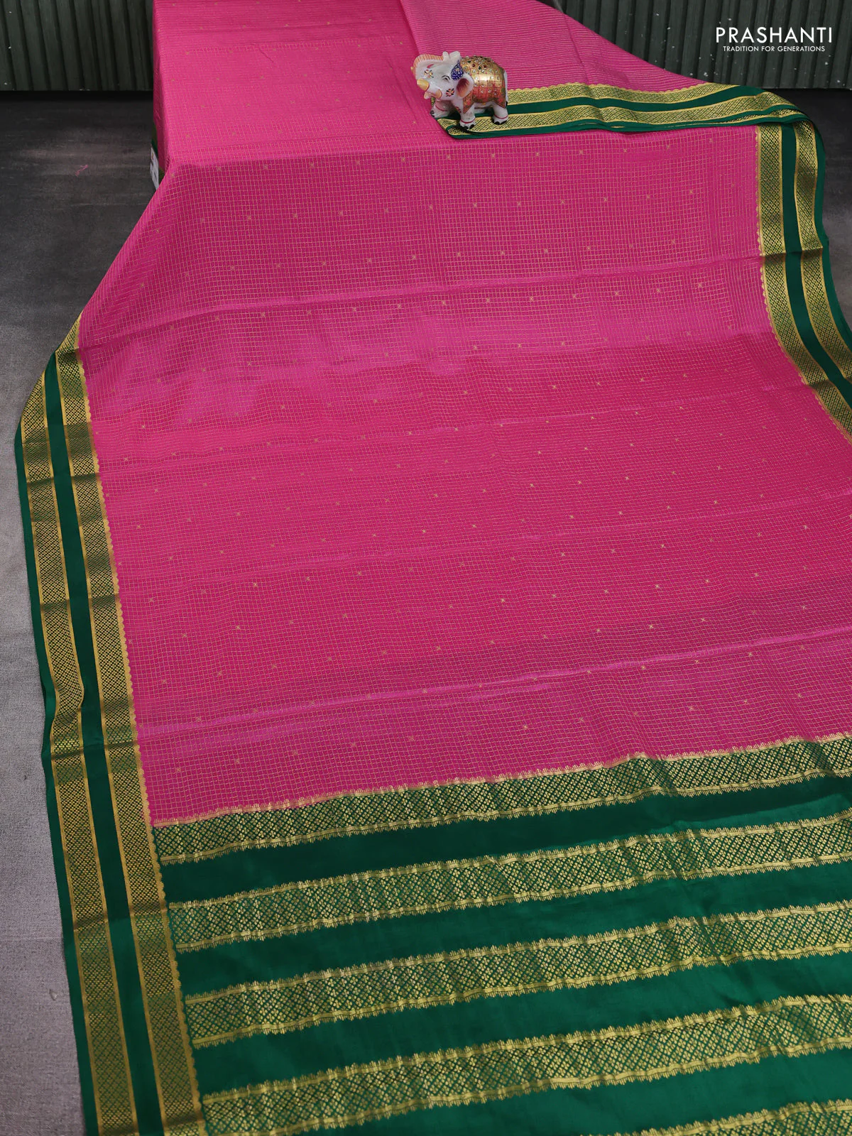Pure mysore silk saree pink and green with allover zari woven checked pattern and rettapet zari woven borbder - Image 2
