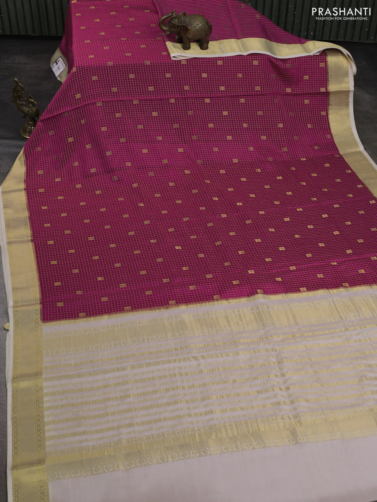 Pure mysore silk saree pink and off white with allover zari checks & buttas and rettapet zari woven border - Image 2