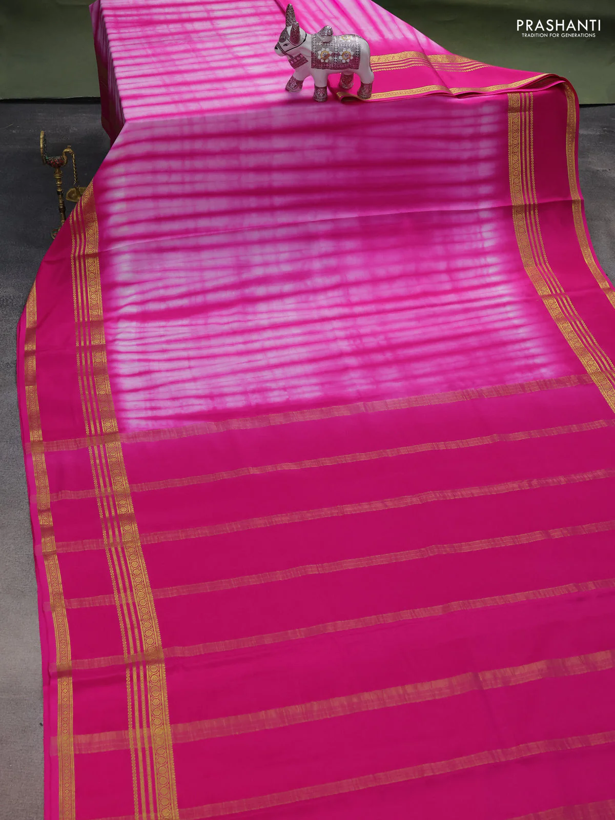 Pure mysore silk saree pink with allover shibori prints and rettapet zari woven border - Image 2