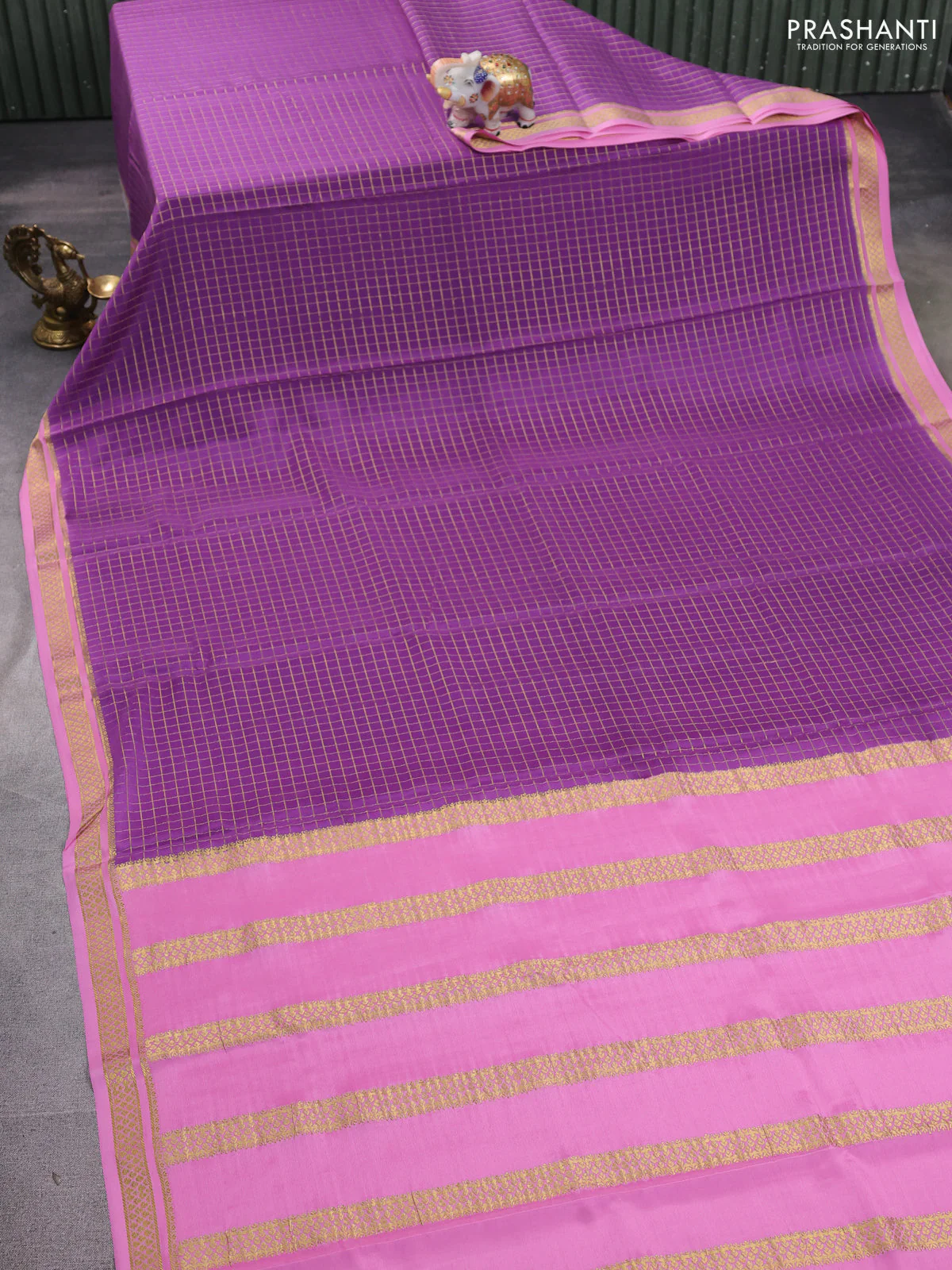 Pure mysore silk saree purple shade and light pink with allover zari woven checked pattern and zari woven border - Image 2