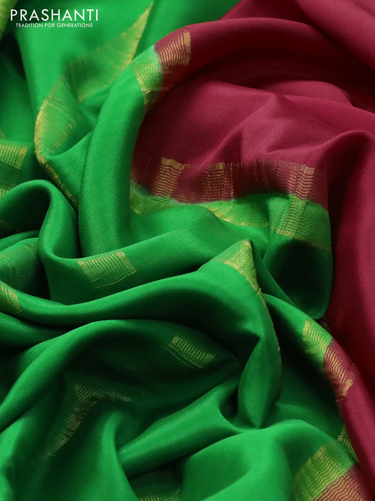 Pure mysore silk saree red and green cs blue with plain body and rettapet zari woven border - Image 3