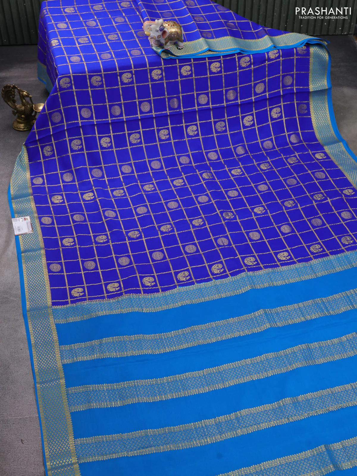 Pure mysore silk saree royal blue and teal blue with allover zari checks & buttas and zari woven border - Image 2