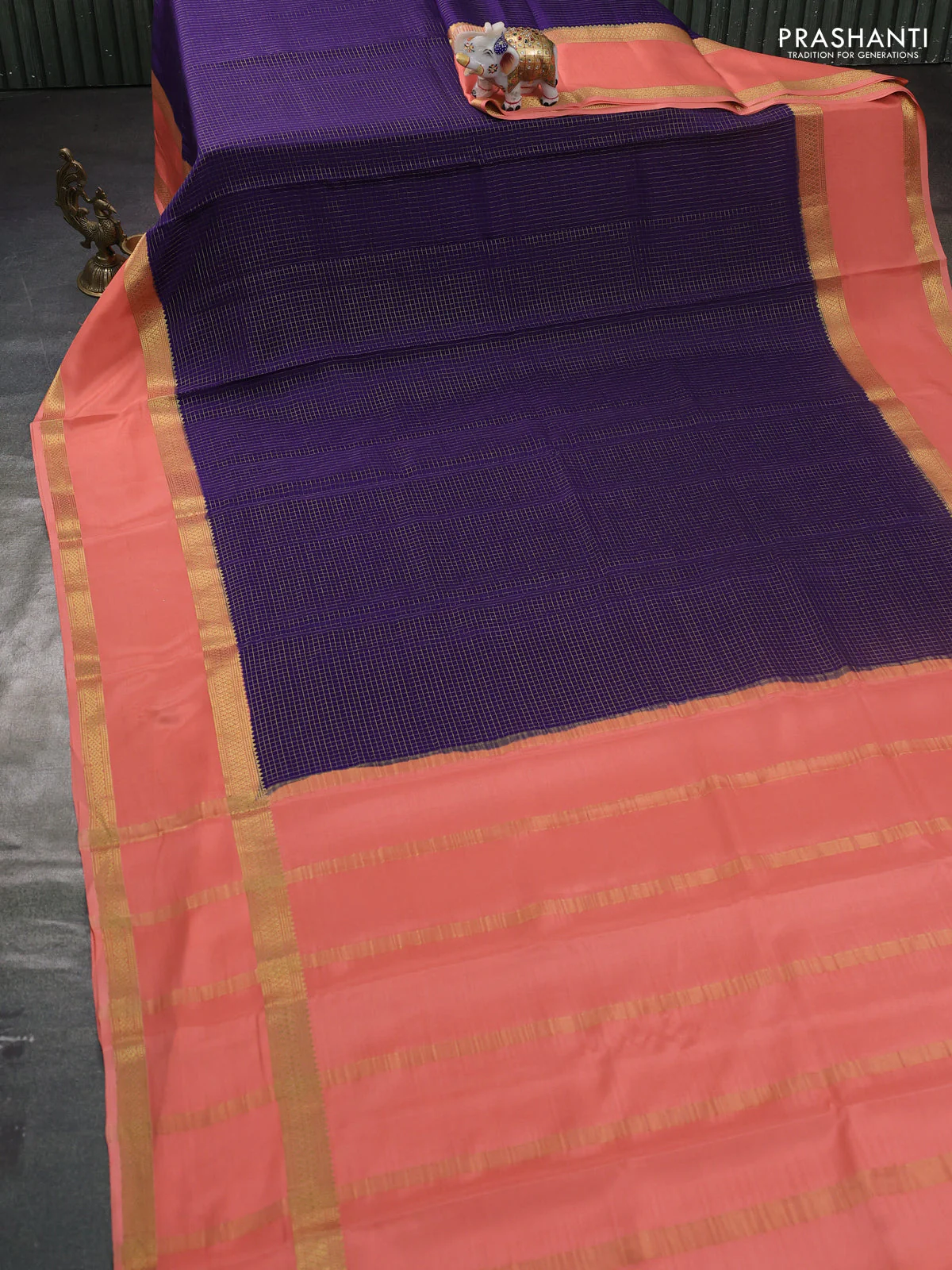 Pure mysore silk saree violet and peach shade with allover zari woven small checked pattern and rettapet zari woven border - Image 2