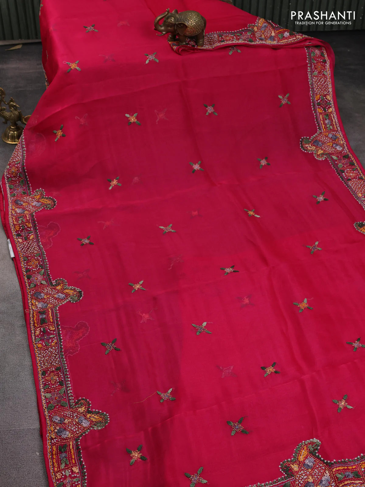 Pure organza silk saree dark pink with kantha stitch work buttas and kantha stitch work border - Image 2