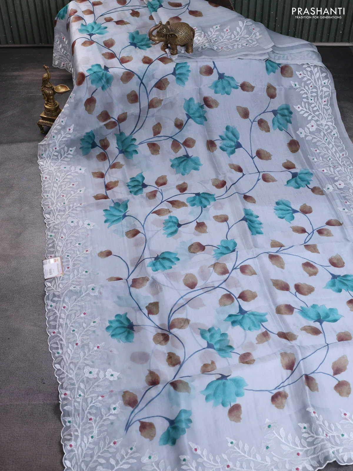 Pure organza silk saree greyish blue with allover floral hand painted prints and embroidery border - Image 2