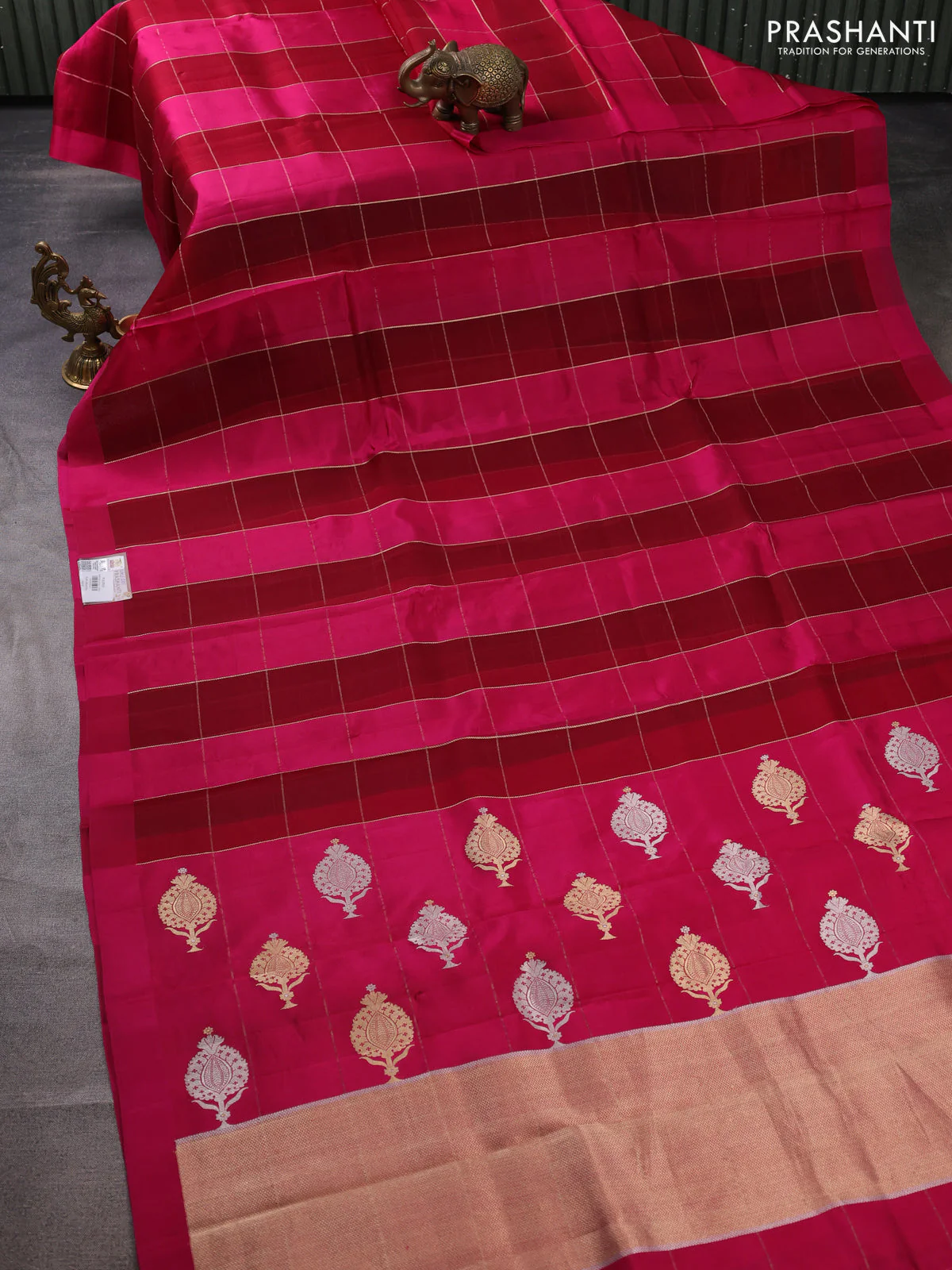 Pure organza silk saree pink and maroon with allover zari checks and simple border - Image 2