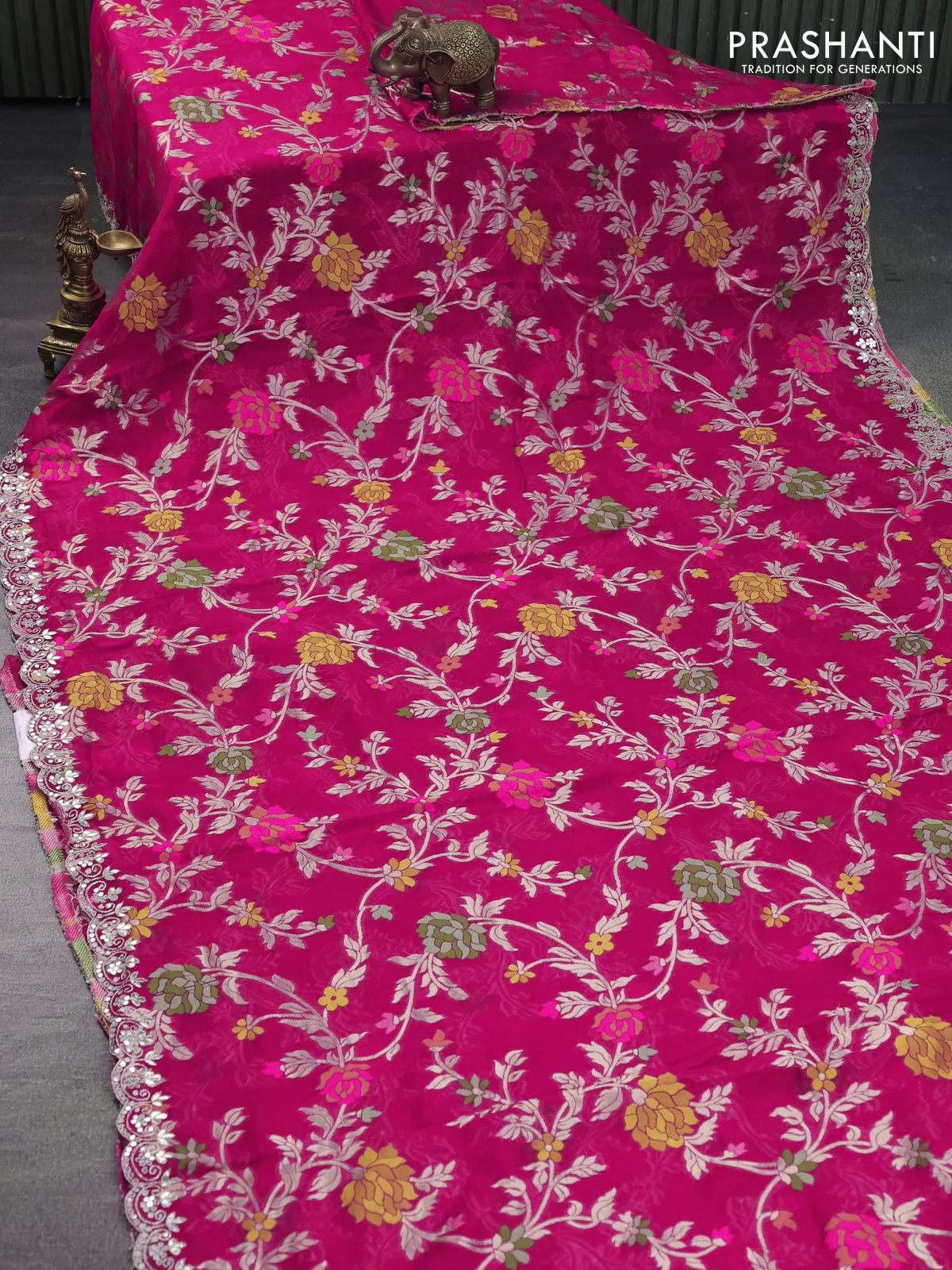 Pure organza silk saree pink with allover thread & zari weaves and gottapatti lace & mirror work border - Image 10