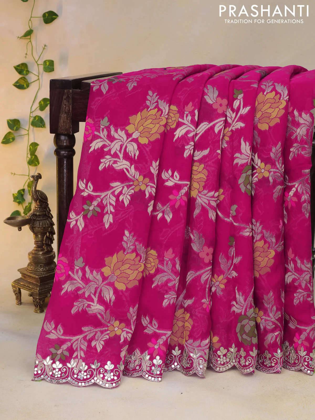 Pure organza silk saree pink with allover thread & zari weaves and gottapatti lace & mirror work border - Image 9