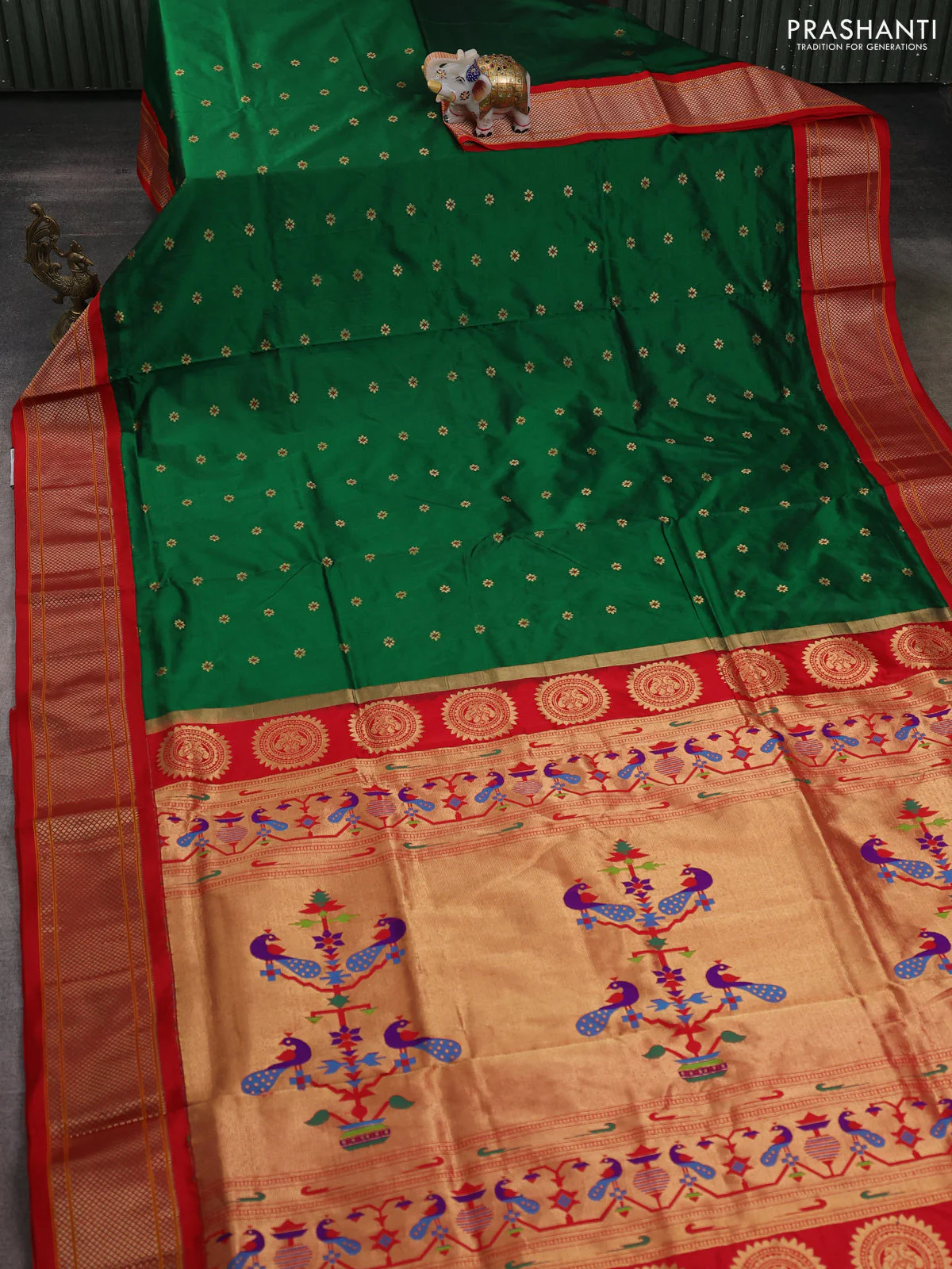 Pure paithani silk saree dark green and red with allover floral zari woven buttas and paithani weaving pallu - Image 2