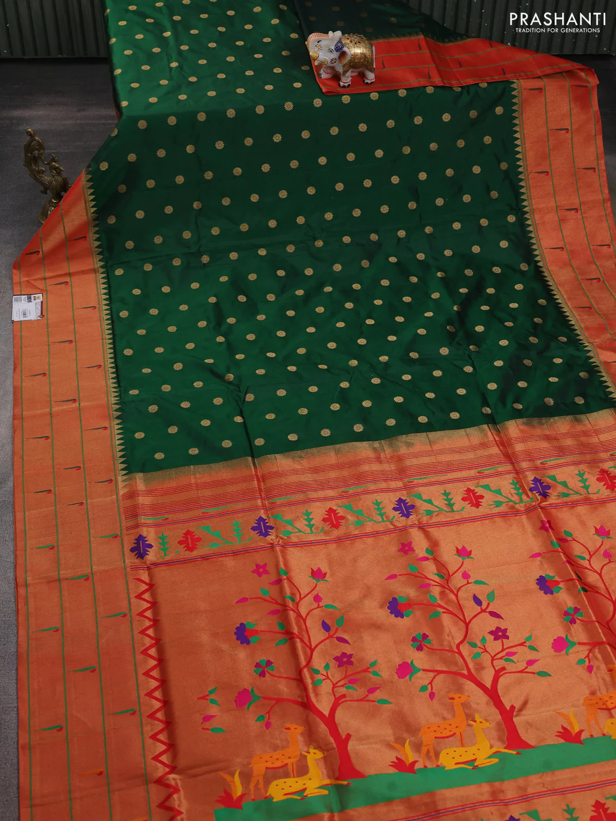 Pure paithani silk saree dark green and red with allover zari woven floral buttas and zari woven muniya butta border - Image 2