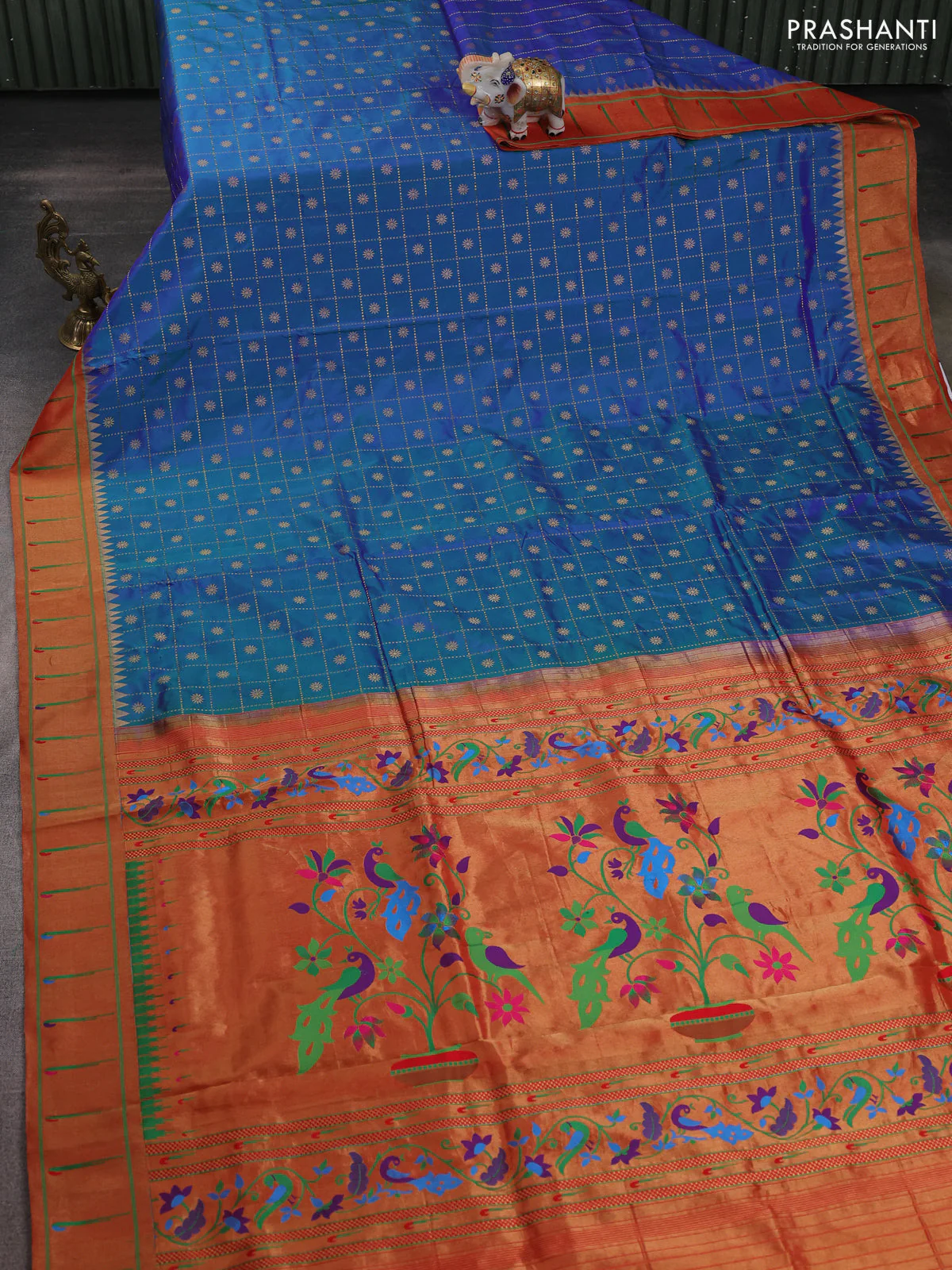 Pure paithani silk saree dual shade of bluish green and red with allover zari checks & buttas and zari woven muniya butta border - Image 2