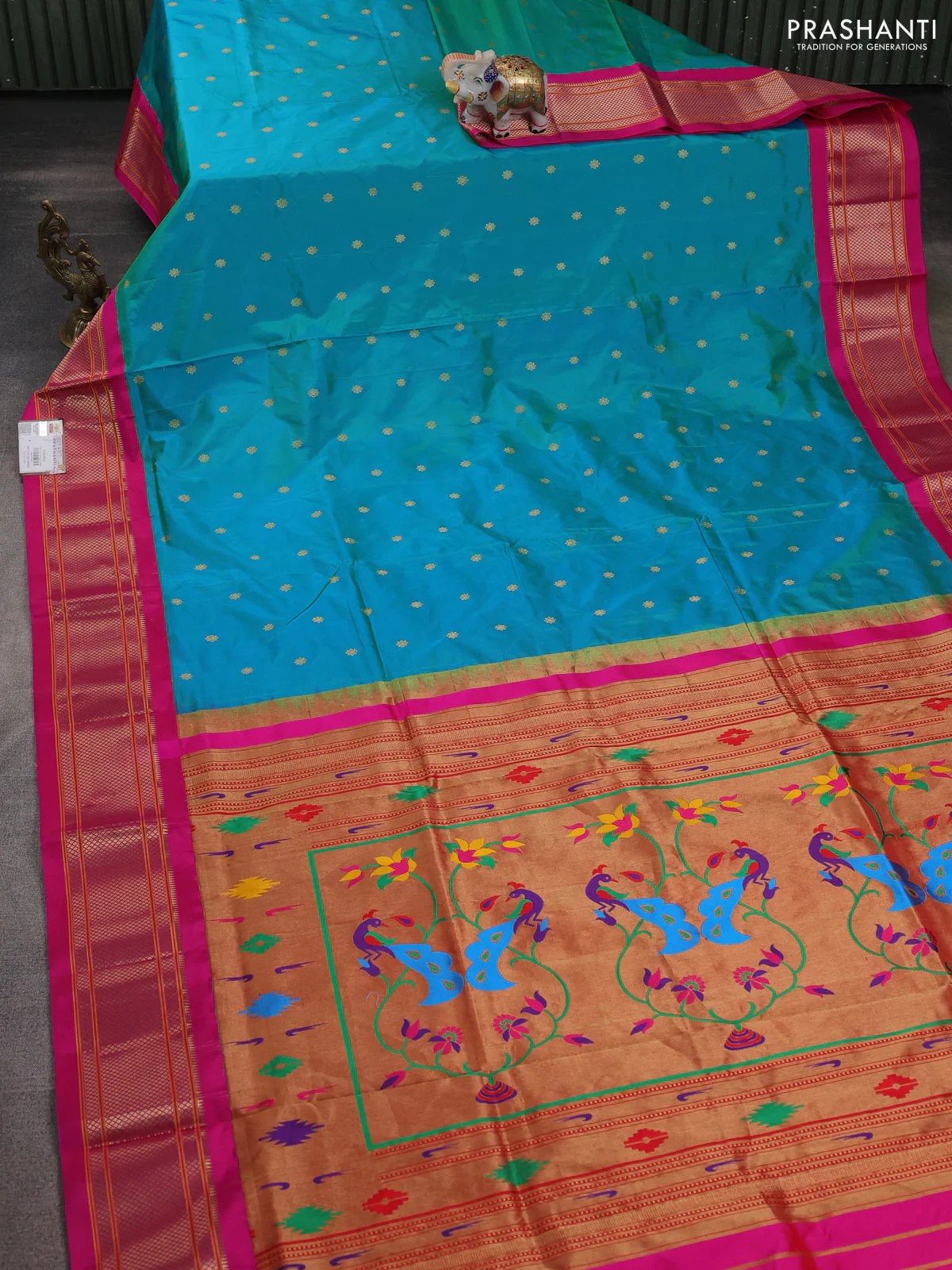 Pure paithani silk saree dual shade of teal bluish green and pink with allover zari woven buttas and paithani weaving pallu - Image 2