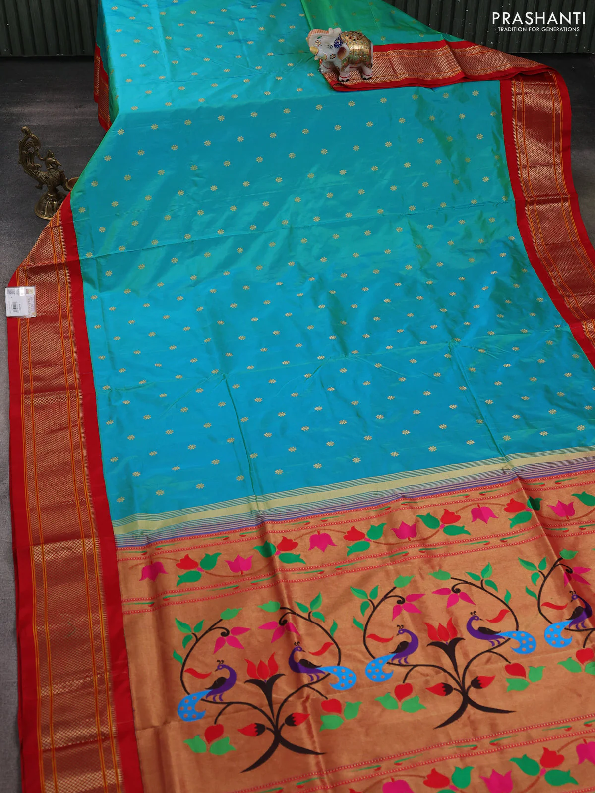 Pure paithani silk saree dual shade of teal bluish green and red with allover zari woven buttas and paithani weaving pallu - Image 2